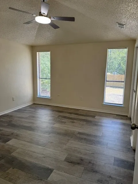 Single Family Residence For Sale in Dallas County , 309 West Court, Glenn Heights, Texas 75154, 3 Bedroom, 2 Bathroom, 1 Garage spaces, 1,213 Sqft, built in 1983, mls#21368353, Real Estate Agent in Glenn Heights, Homes For Sale in Dallas county, Homes For Sale in Glenn Heights, Realtor in Glenn Heights Texas, Real Estate Brokerage Independent Realty Texas, Luminita Cordes Realtor
