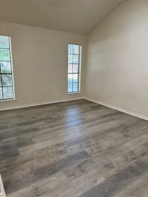 Single Family Residence For Sale in Dallas County , 309 West Court, Glenn Heights, Texas 75154, 3 Bedroom, 2 Bathroom, 1 Garage spaces, 1,213 Sqft, built in 1983, mls#21368353, Real Estate Agent in Glenn Heights, Homes For Sale in Dallas county, Homes For Sale in Glenn Heights, Realtor in Glenn Heights Texas, Real Estate Brokerage Independent Realty Texas, Luminita Cordes Realtor