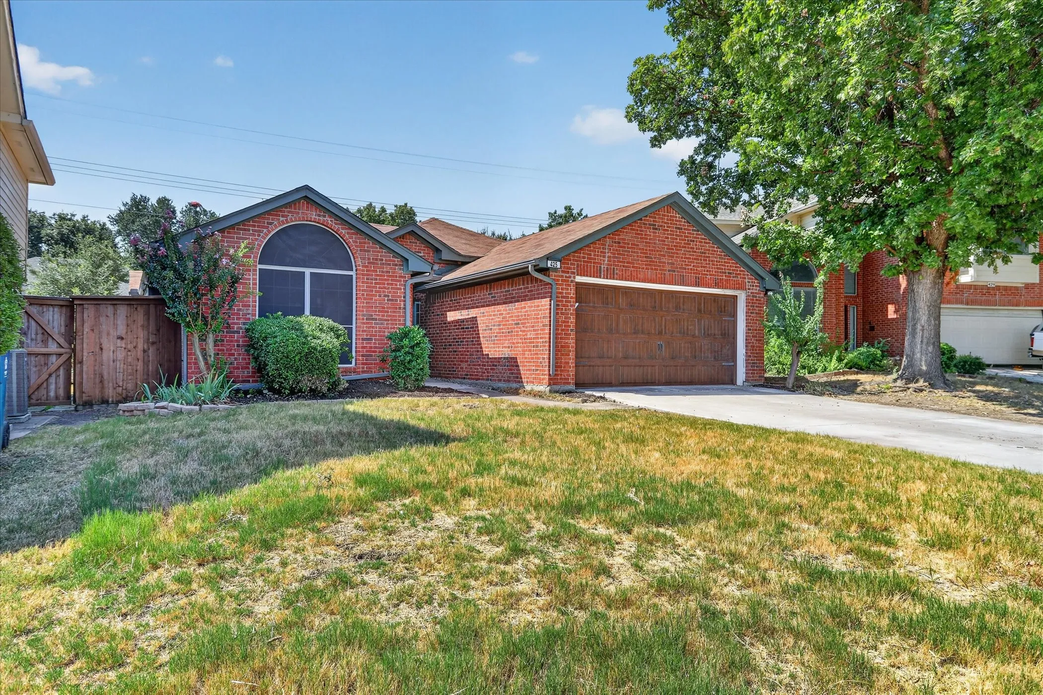 Single Family Residence For Sale in Denton County , 425 Wentworth Drive, Flower Mound, Texas 75028, 3 Bedroom, 2 Bathroom, 2 Garage spaces, 1,526 Sqft, built in 1992, mls#21377846, Real Estate Agent in Flower Mound, Homes For Sale in Denton county, Homes For Sale in Flower Mound, Realtor in Flower Mound Texas, Real Estate Brokerage Independent Realty Texas, Luminita Cordes Realtor