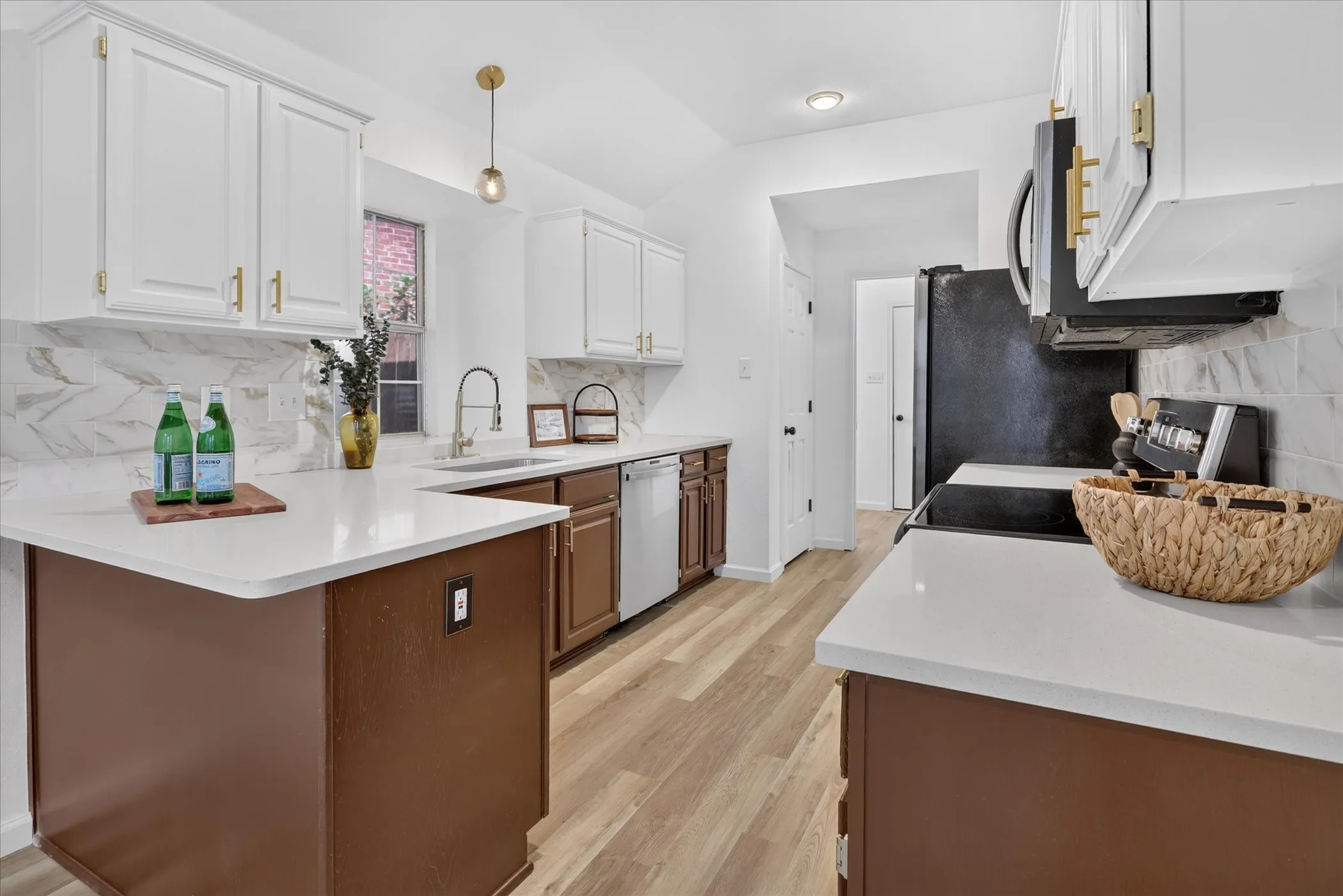 Single Family Residence For Sale in Denton County , 425 Wentworth Drive, Flower Mound, Texas 75028, 3 Bedroom, 2 Bathroom, 2 Garage spaces, 1,526 Sqft, built in 1992, mls#21377846, Real Estate Agent in Flower Mound, Homes For Sale in Denton county, Homes For Sale in Flower Mound, Realtor in Flower Mound Texas, Real Estate Brokerage Independent Realty Texas, Luminita Cordes Realtor