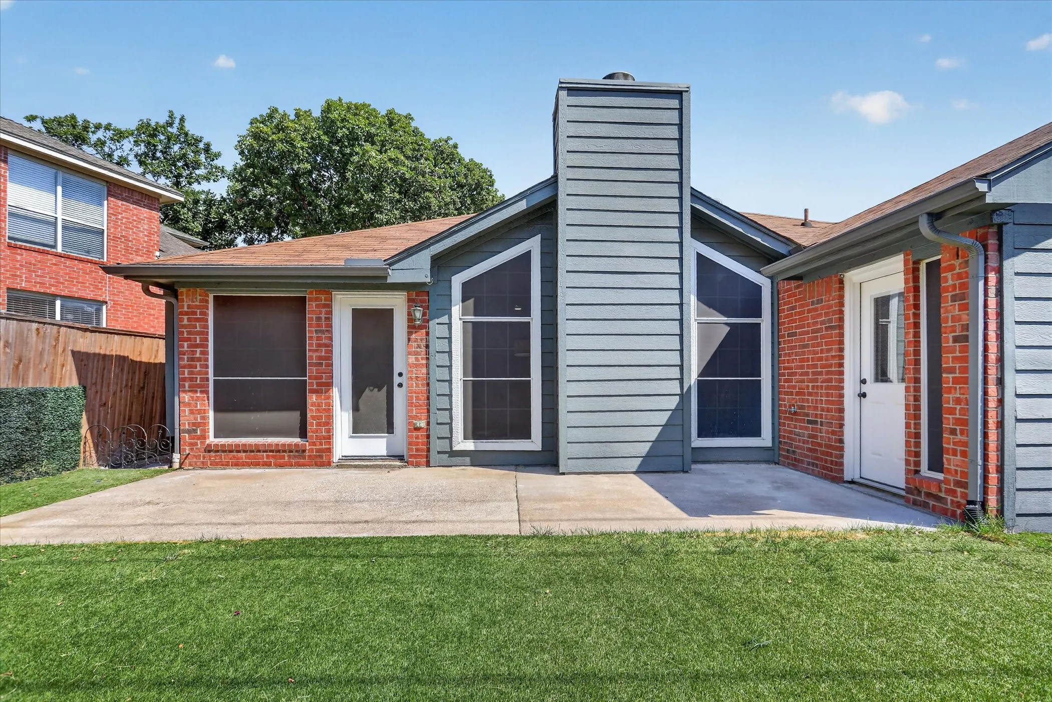 Single Family Residence For Sale in Denton County , 425 Wentworth Drive, Flower Mound, Texas 75028, 3 Bedroom, 2 Bathroom, 2 Garage spaces, 1,526 Sqft, built in 1992, mls#21377846, Real Estate Agent in Flower Mound, Homes For Sale in Denton county, Homes For Sale in Flower Mound, Realtor in Flower Mound Texas, Real Estate Brokerage Independent Realty Texas, Luminita Cordes Realtor