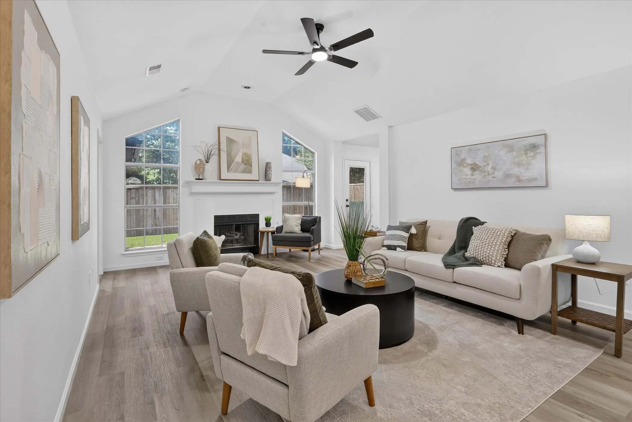 Single Family Residence For Sale in Denton County , 425 Wentworth Drive, Flower Mound, Texas 75028, 3 Bedroom, 2 Bathroom, 2 Garage spaces, 1,526 Sqft, built in 1992, mls#21377846, Real Estate Agent in Flower Mound, Homes For Sale in Denton county, Homes For Sale in Flower Mound, Realtor in Flower Mound Texas, Real Estate Brokerage Independent Realty Texas, Luminita Cordes Realtor