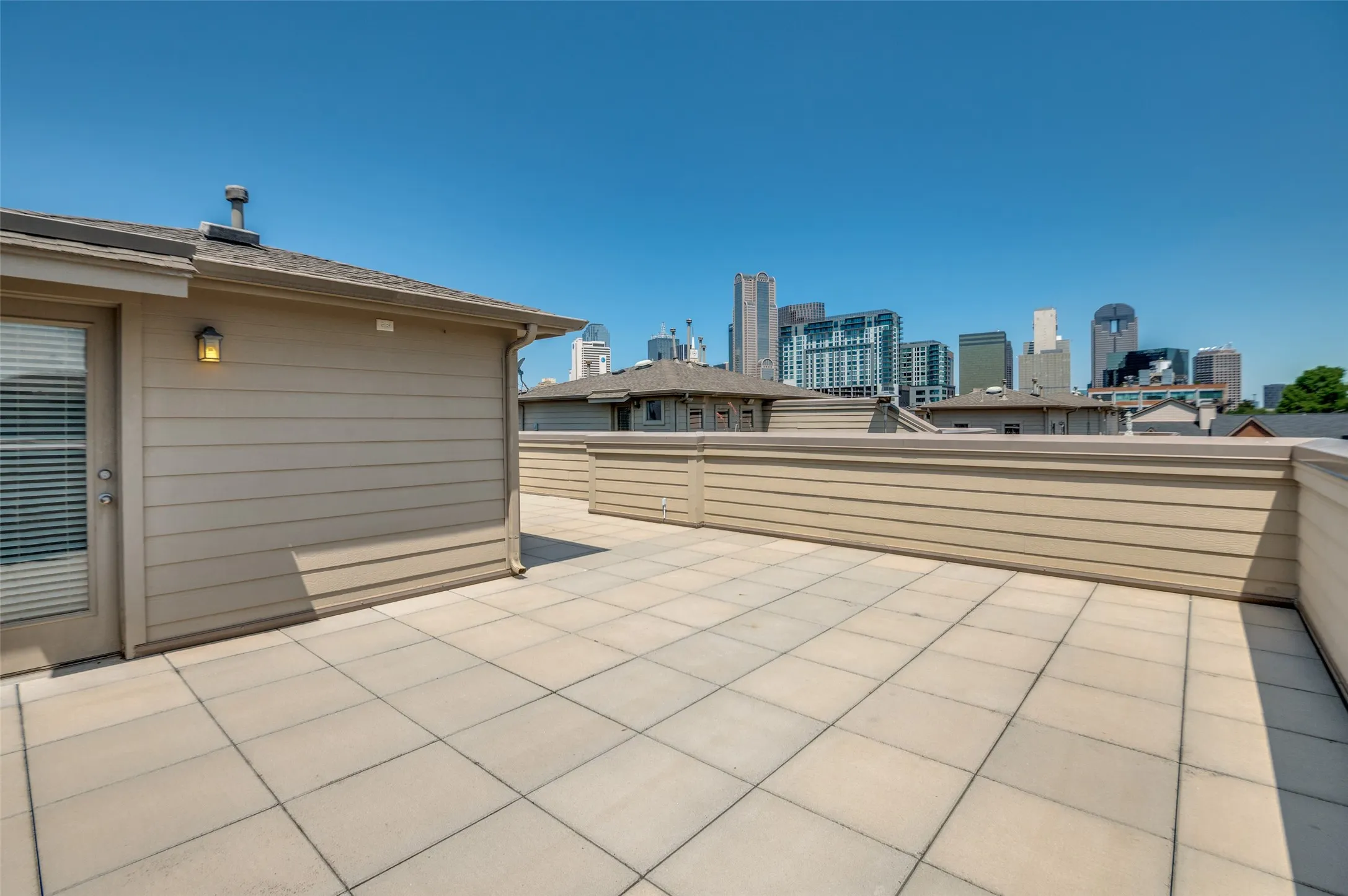 Townhouse For Rent in Dallas County , 909 City Side Lane, Dallas, Texas 75201, 3 Bedroom, 3 Bathroom, 2 Garage spaces, 3,109 Sqft, built in 2008, mls#21377689, Real Estate Agent in Dallas, Homes For Rent in Dallas county, Homes For Rent in Dallas, Realtor in Dallas Texas, Real Estate Brokerage Independent Realty Texas, Luminita Cordes Realtor