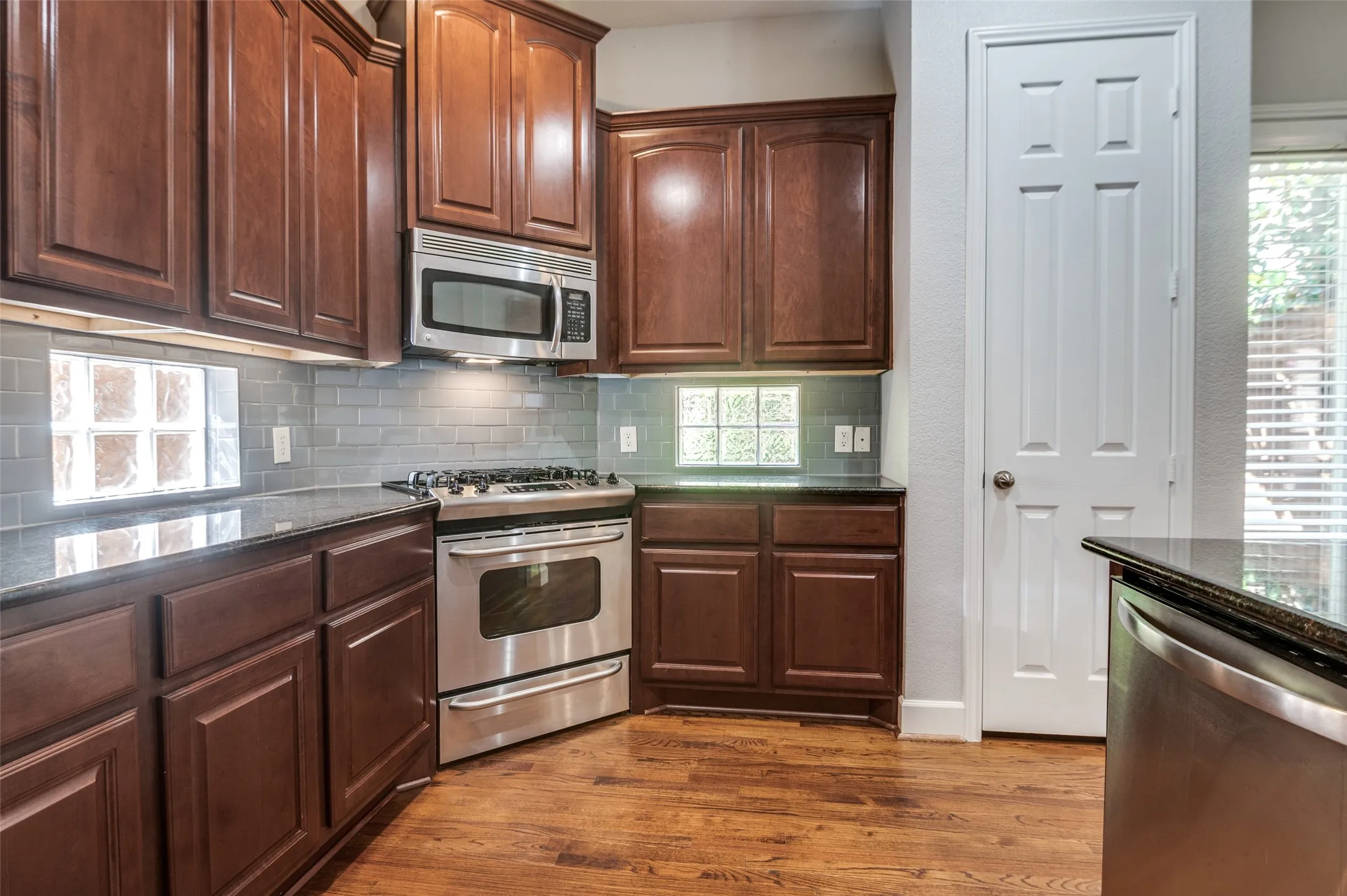 Townhouse For Rent in Dallas County , 909 City Side Lane, Dallas, Texas 75201, 3 Bedroom, 3 Bathroom, 2 Garage spaces, 3,109 Sqft, built in 2008, mls#21377689, Real Estate Agent in Dallas, Homes For Rent in Dallas county, Homes For Rent in Dallas, Realtor in Dallas Texas, Real Estate Brokerage Independent Realty Texas, Luminita Cordes Realtor