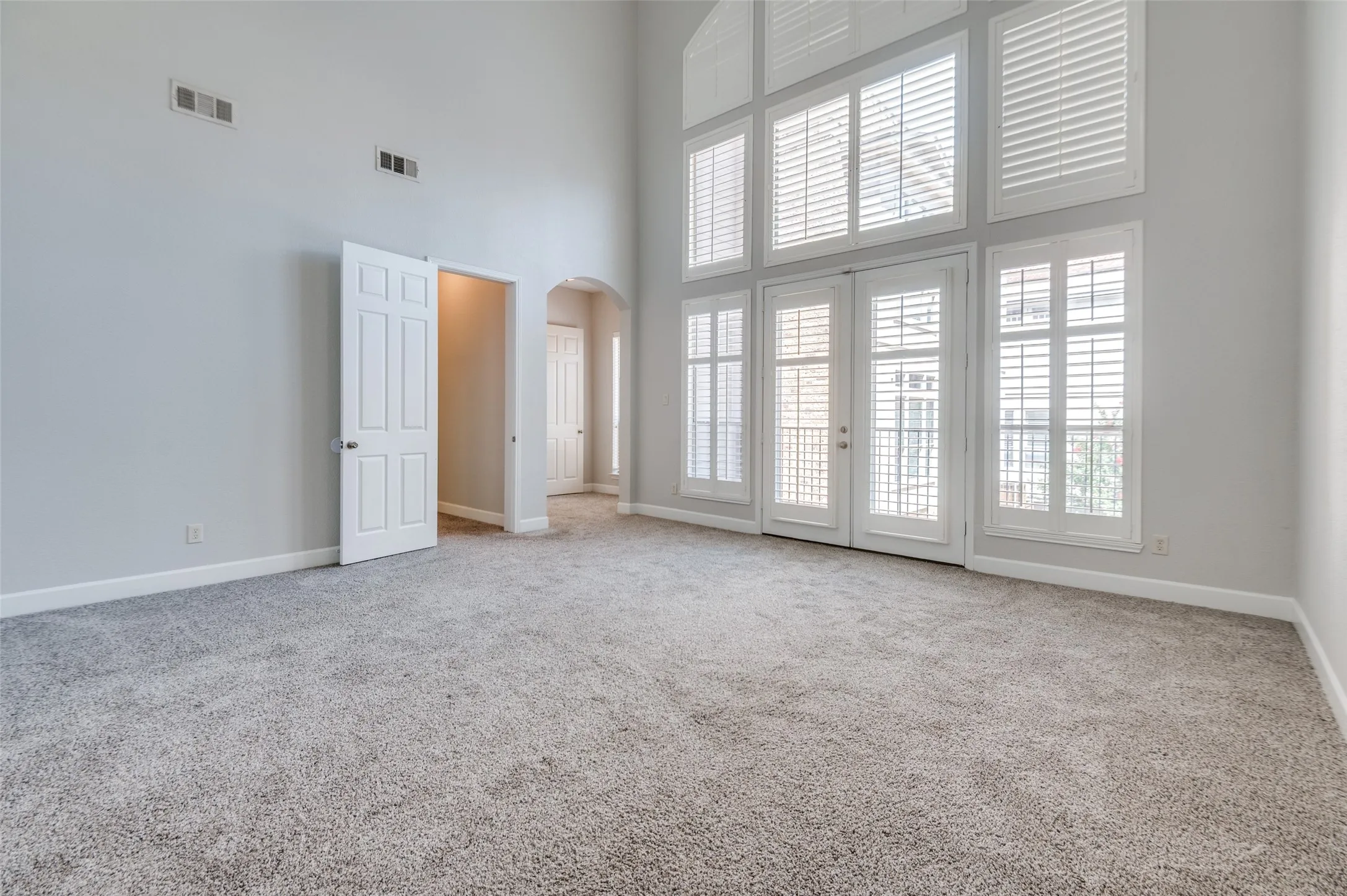 Townhouse For Rent in Dallas County , 909 City Side Lane, Dallas, Texas 75201, 3 Bedroom, 3 Bathroom, 2 Garage spaces, 3,109 Sqft, built in 2008, mls#21377689, Real Estate Agent in Dallas, Homes For Rent in Dallas county, Homes For Rent in Dallas, Realtor in Dallas Texas, Real Estate Brokerage Independent Realty Texas, Luminita Cordes Realtor