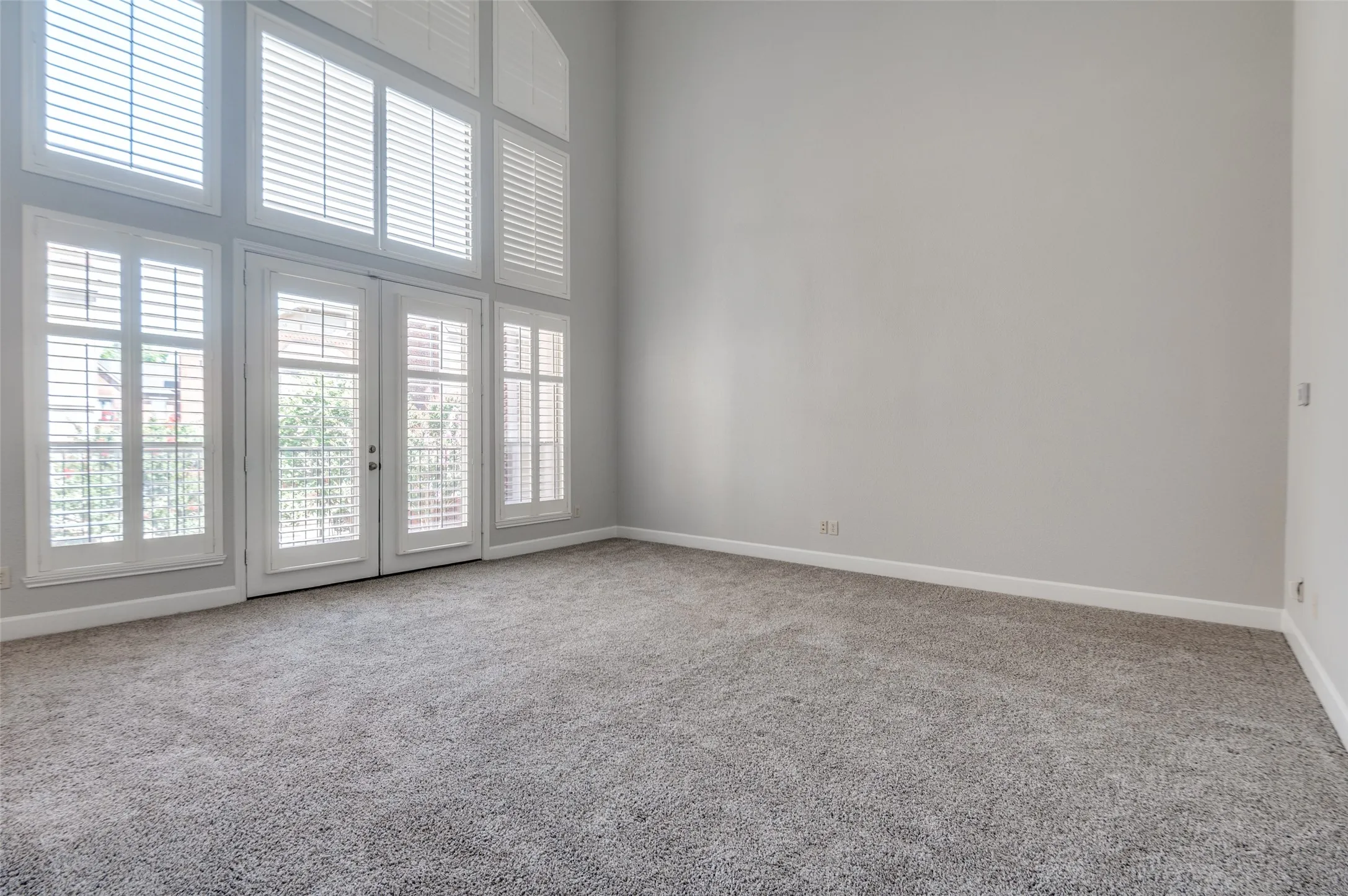 Townhouse For Rent in Dallas County , 909 City Side Lane, Dallas, Texas 75201, 3 Bedroom, 3 Bathroom, 2 Garage spaces, 3,109 Sqft, built in 2008, mls#21377689, Real Estate Agent in Dallas, Homes For Rent in Dallas county, Homes For Rent in Dallas, Realtor in Dallas Texas, Real Estate Brokerage Independent Realty Texas, Luminita Cordes Realtor