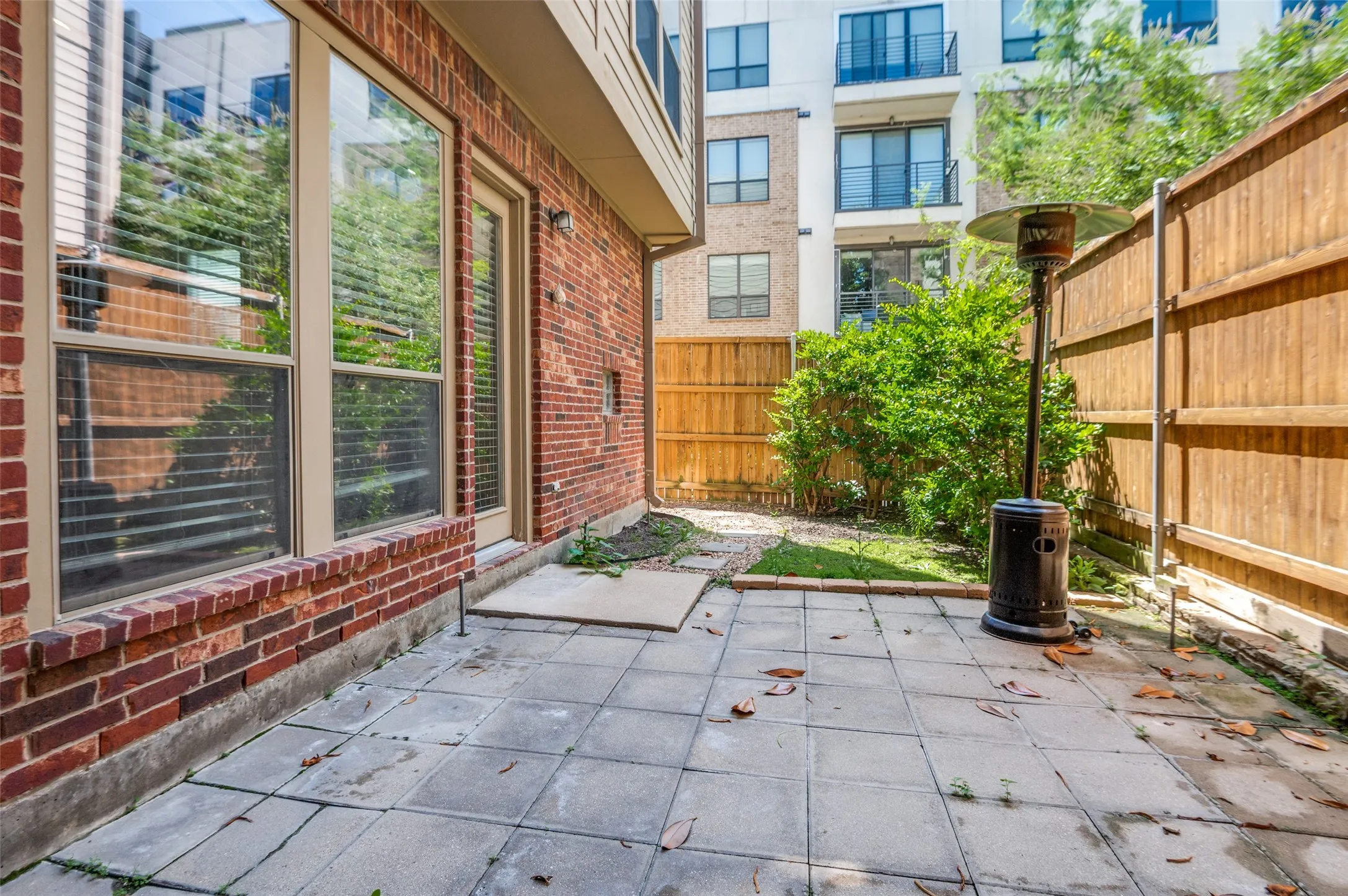 Townhouse For Rent in Dallas County , 909 City Side Lane, Dallas, Texas 75201, 3 Bedroom, 3 Bathroom, 2 Garage spaces, 3,109 Sqft, built in 2008, mls#21377689, Real Estate Agent in Dallas, Homes For Rent in Dallas county, Homes For Rent in Dallas, Realtor in Dallas Texas, Real Estate Brokerage Independent Realty Texas, Luminita Cordes Realtor