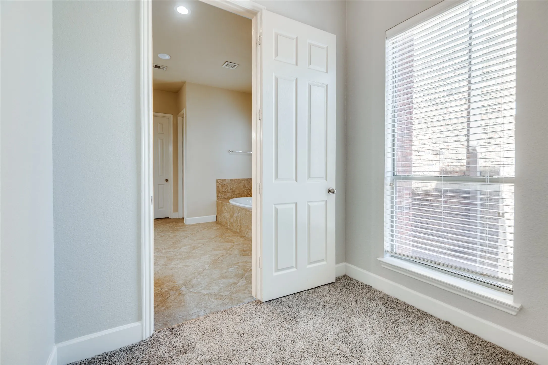 Townhouse For Rent in Dallas County , 909 City Side Lane, Dallas, Texas 75201, 3 Bedroom, 3 Bathroom, 2 Garage spaces, 3,109 Sqft, built in 2008, mls#21377689, Real Estate Agent in Dallas, Homes For Rent in Dallas county, Homes For Rent in Dallas, Realtor in Dallas Texas, Real Estate Brokerage Independent Realty Texas, Luminita Cordes Realtor
