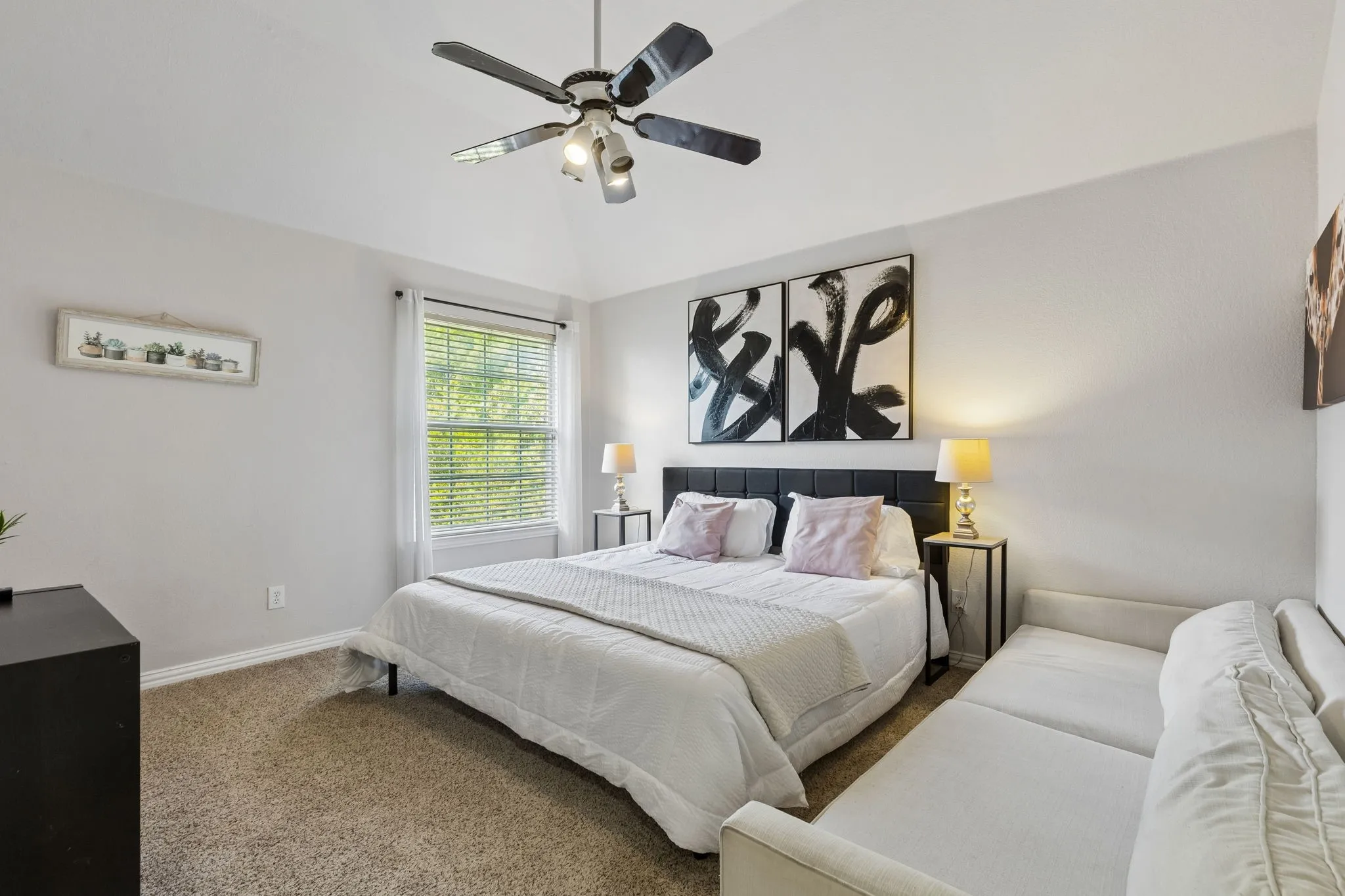 Secondary bedroom
