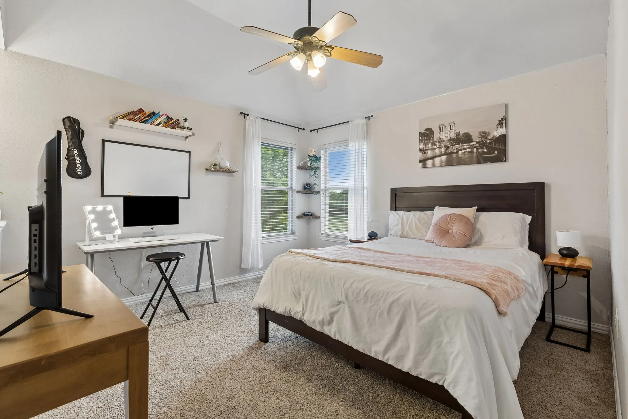 Secondary bedroom