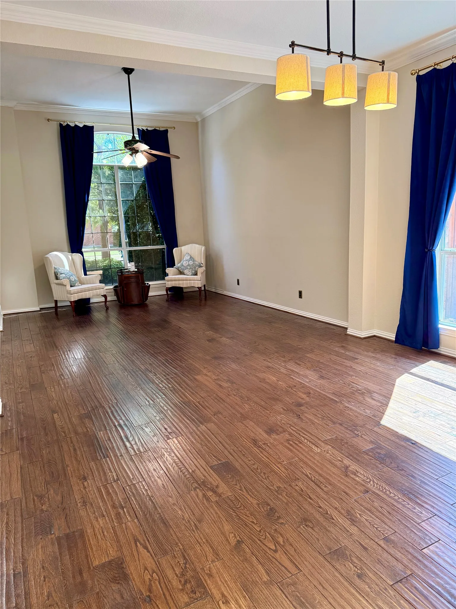 Single Family Residence For Sale in Collin County , 5805 Wilmington Drive, Frisco, Texas 75035, 5 Bedroom, 4 Bathroom, 2 Garage spaces, 3,835 Sqft, built in 1999, mls#21376376, Real Estate Agent in Frisco, Homes For Sale in Collin county, Homes For Sale in Frisco, Realtor in Frisco Texas, Real Estate Brokerage Independent Realty Texas, Luminita Cordes Realtor