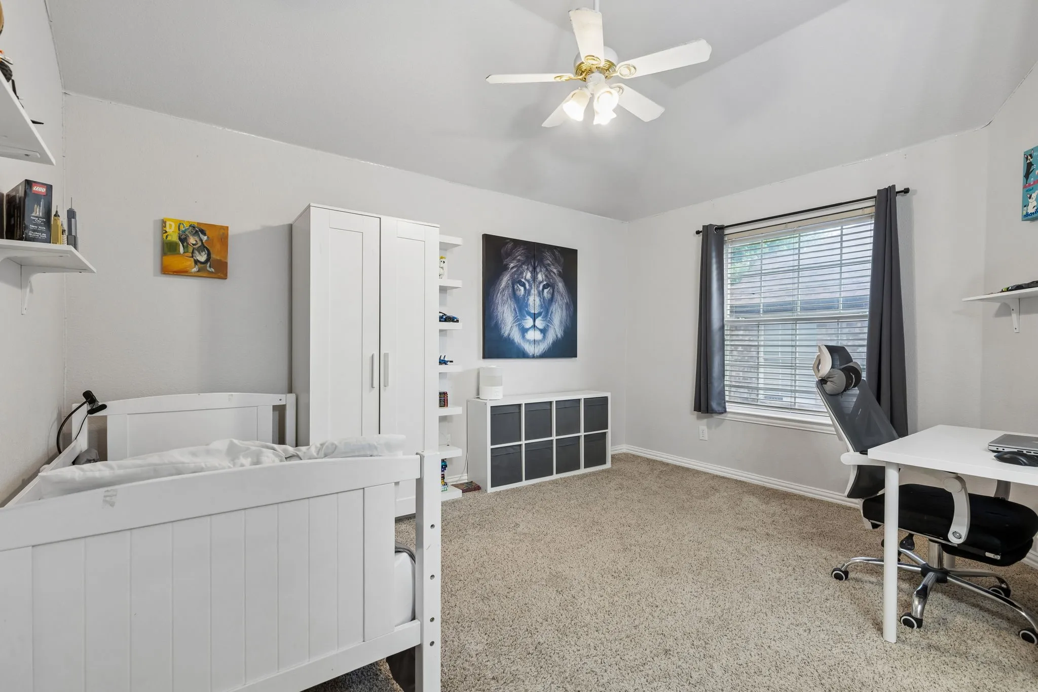 Secondary bedroom, jack and jill bathroom