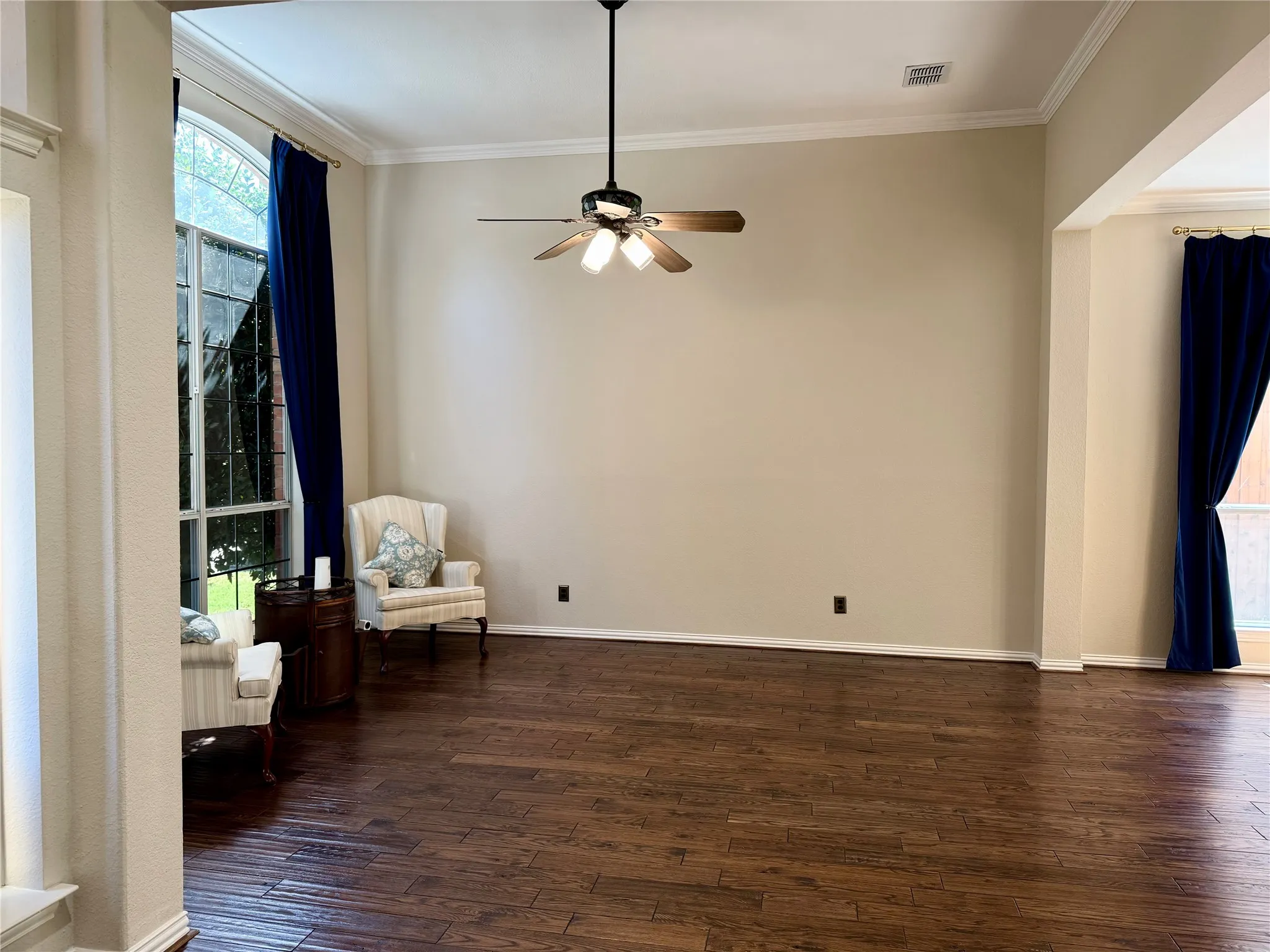 Single Family Residence For Sale in Collin County , 5805 Wilmington Drive, Frisco, Texas 75035, 5 Bedroom, 4 Bathroom, 2 Garage spaces, 3,835 Sqft, built in 1999, mls#21376376, Real Estate Agent in Frisco, Homes For Sale in Collin county, Homes For Sale in Frisco, Realtor in Frisco Texas, Real Estate Brokerage Independent Realty Texas, Luminita Cordes Realtor