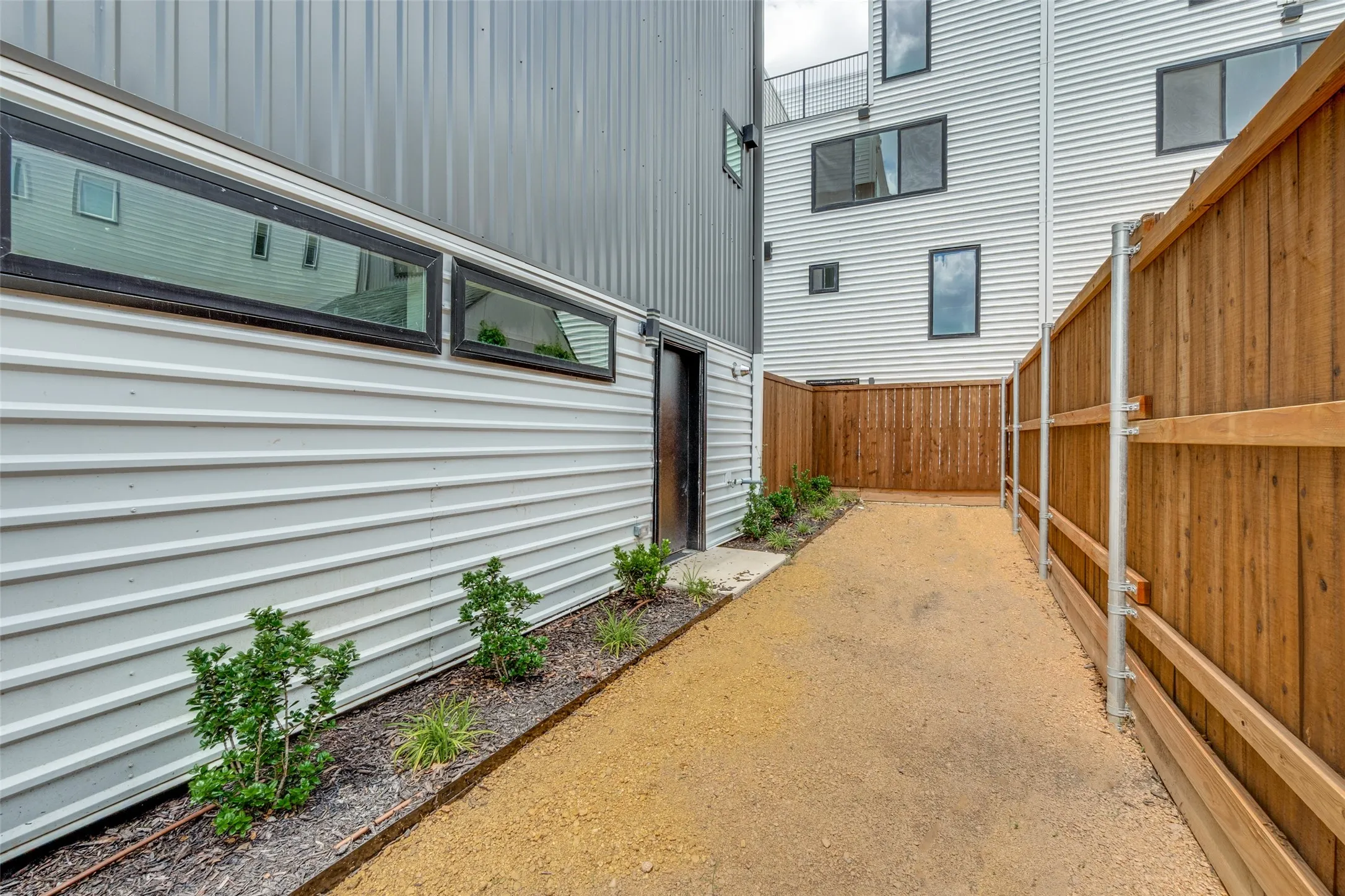Condominium For Rent in Dallas County , 4701 San Jacinto Street 101, Dallas, Texas 75204, 2 Bedroom, 4 Bathroom, 2 Garage spaces, 1,961 Sqft, built in 2024, mls#21377857, Real Estate Agent in Dallas, Homes For Rent in Dallas county, Homes For Rent in Dallas, Realtor in Dallas Texas, Real Estate Brokerage Independent Realty Texas, Luminita Cordes Realtor