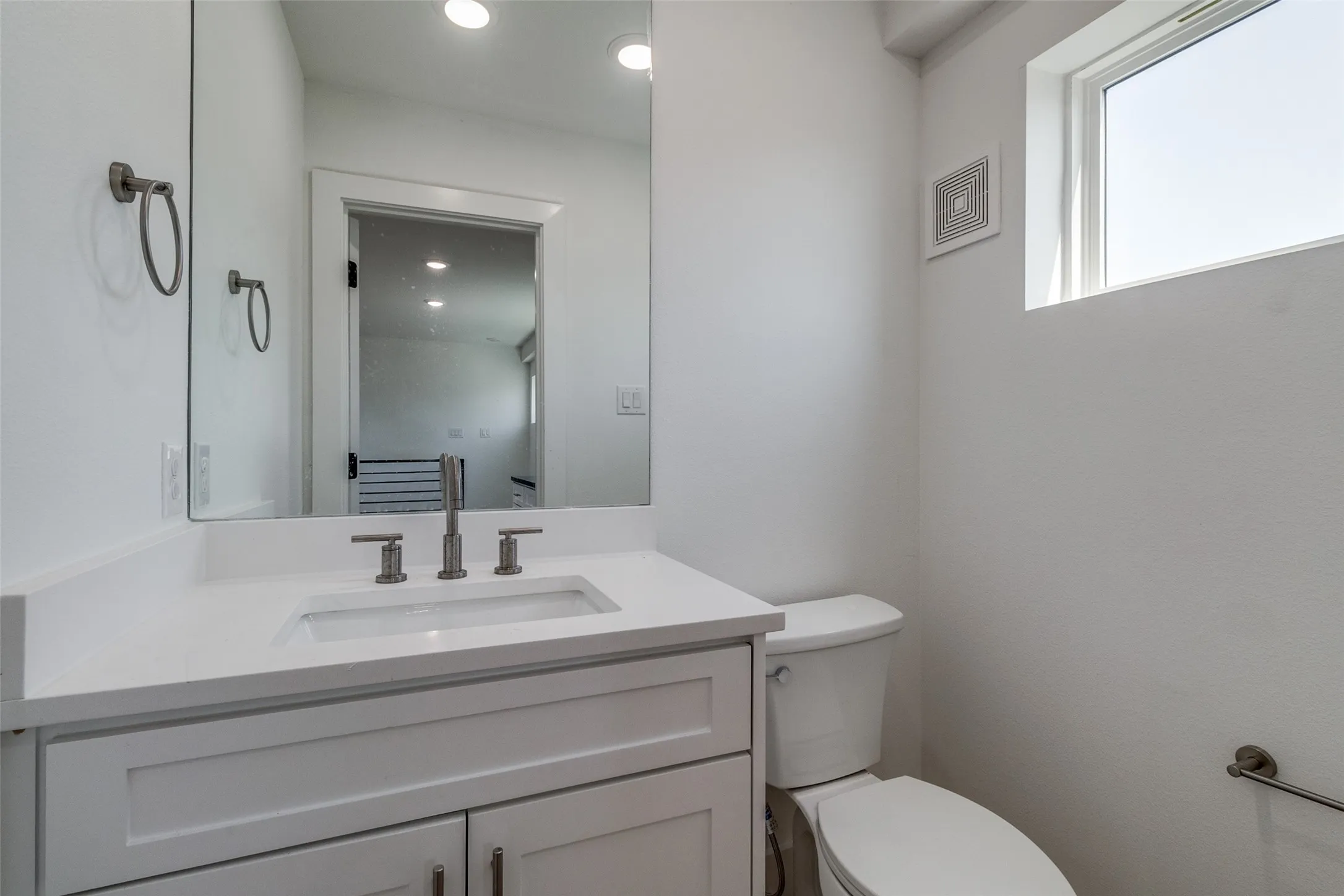 Condominium For Rent in Dallas County , 4701 San Jacinto Street 101, Dallas, Texas 75204, 2 Bedroom, 4 Bathroom, 2 Garage spaces, 1,961 Sqft, built in 2024, mls#21377857, Real Estate Agent in Dallas, Homes For Rent in Dallas county, Homes For Rent in Dallas, Realtor in Dallas Texas, Real Estate Brokerage Independent Realty Texas, Luminita Cordes Realtor