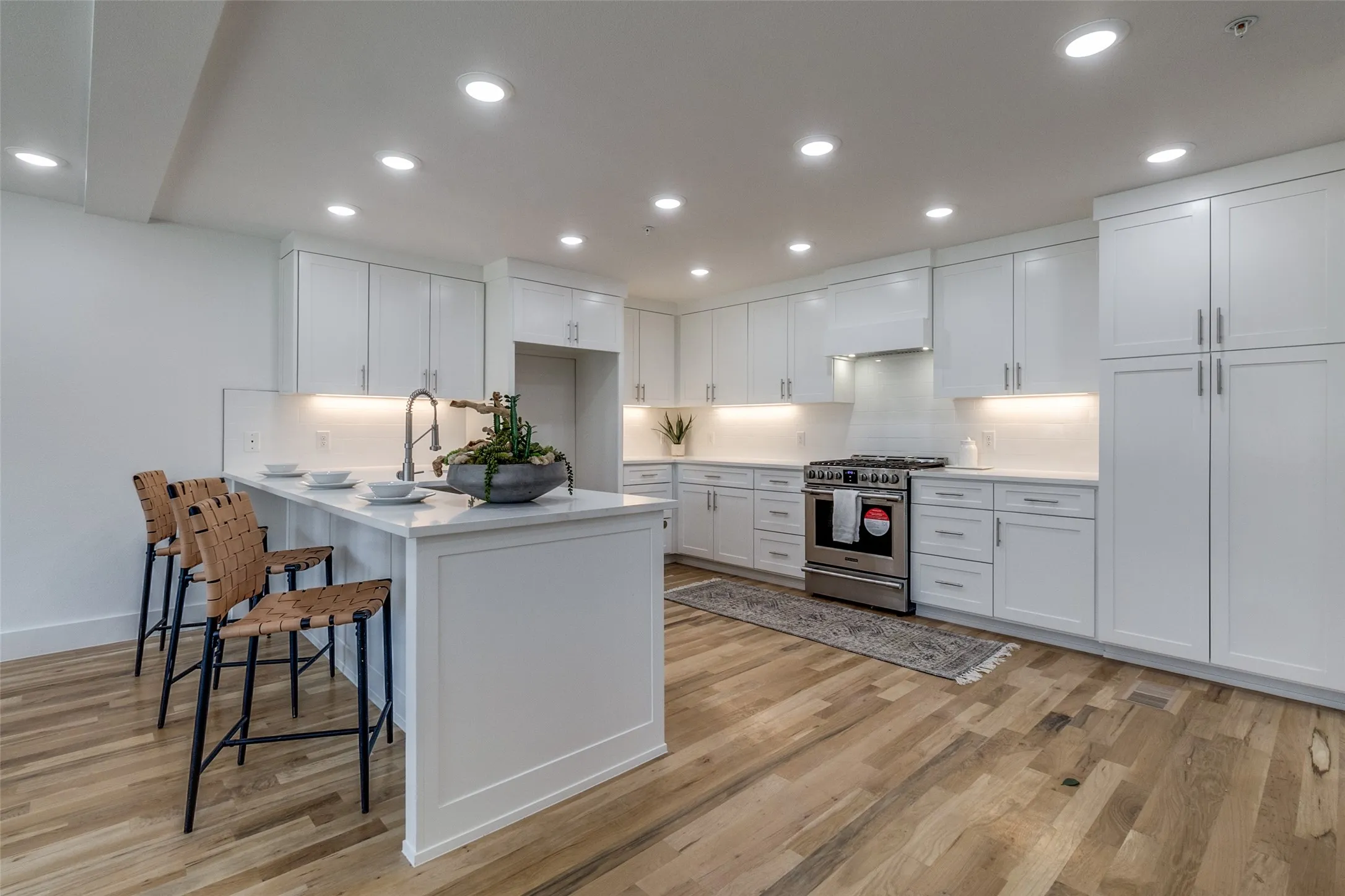 Condominium For Rent in Dallas County , 4701 San Jacinto Street 101, Dallas, Texas 75204, 2 Bedroom, 4 Bathroom, 2 Garage spaces, 1,961 Sqft, built in 2024, mls#21377857, Real Estate Agent in Dallas, Homes For Rent in Dallas county, Homes For Rent in Dallas, Realtor in Dallas Texas, Real Estate Brokerage Independent Realty Texas, Luminita Cordes Realtor