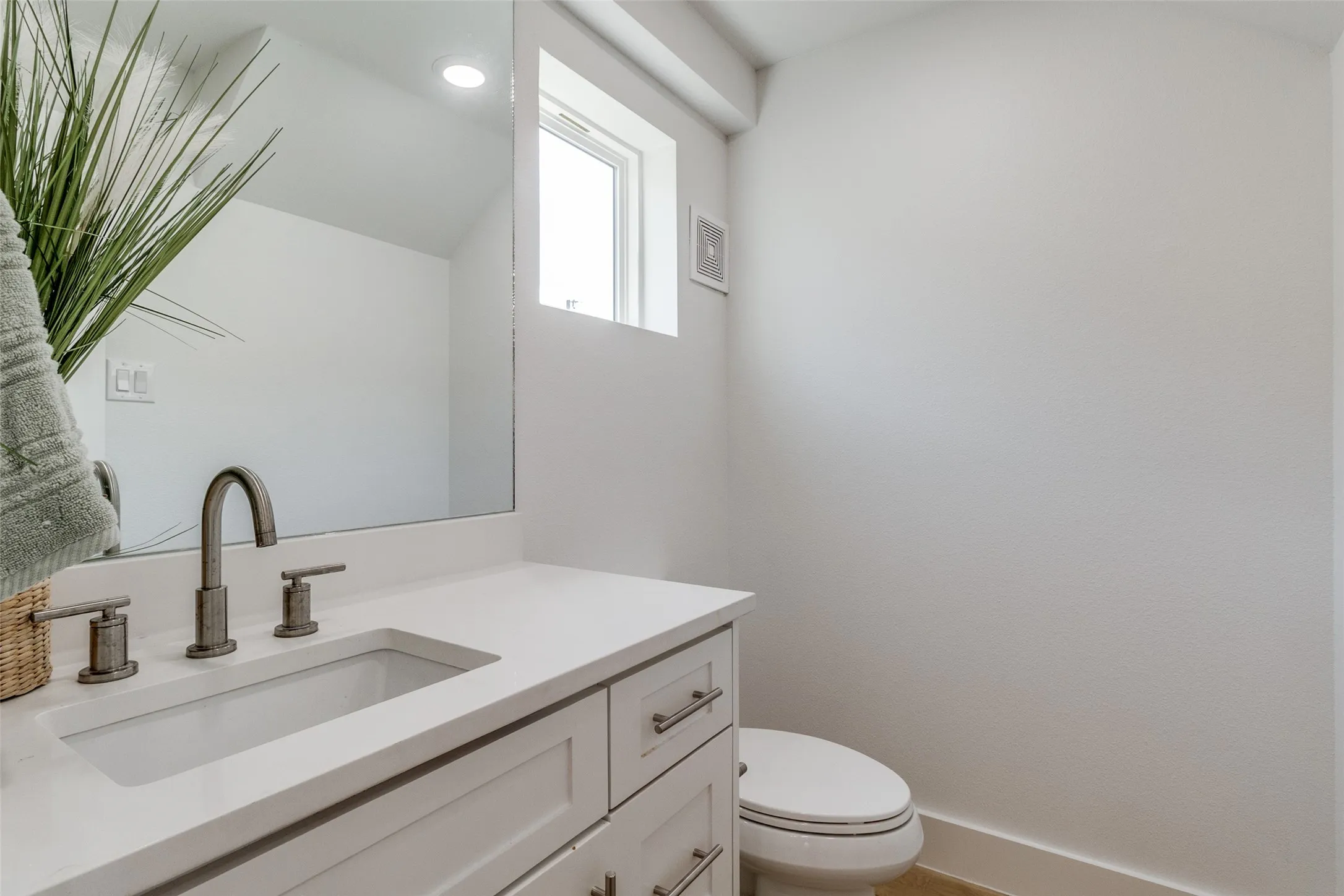 Condominium For Rent in Dallas County , 4701 San Jacinto Street 101, Dallas, Texas 75204, 2 Bedroom, 4 Bathroom, 2 Garage spaces, 1,961 Sqft, built in 2024, mls#21377857, Real Estate Agent in Dallas, Homes For Rent in Dallas county, Homes For Rent in Dallas, Realtor in Dallas Texas, Real Estate Brokerage Independent Realty Texas, Luminita Cordes Realtor