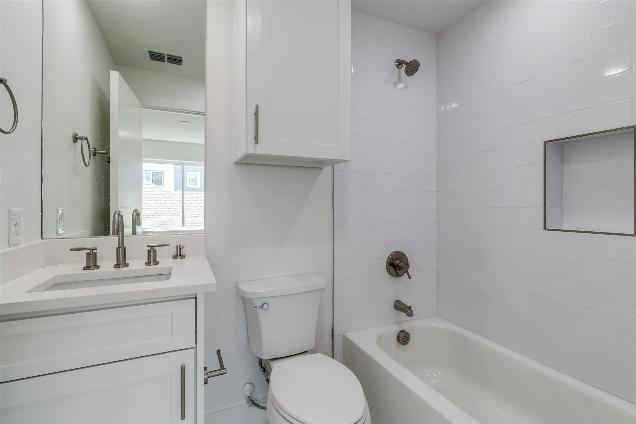 Condominium For Rent in Dallas County , 4701 San Jacinto Street 101, Dallas, Texas 75204, 2 Bedroom, 4 Bathroom, 2 Garage spaces, 1,961 Sqft, built in 2024, mls#21377857, Real Estate Agent in Dallas, Homes For Rent in Dallas county, Homes For Rent in Dallas, Realtor in Dallas Texas, Real Estate Brokerage Independent Realty Texas, Luminita Cordes Realtor