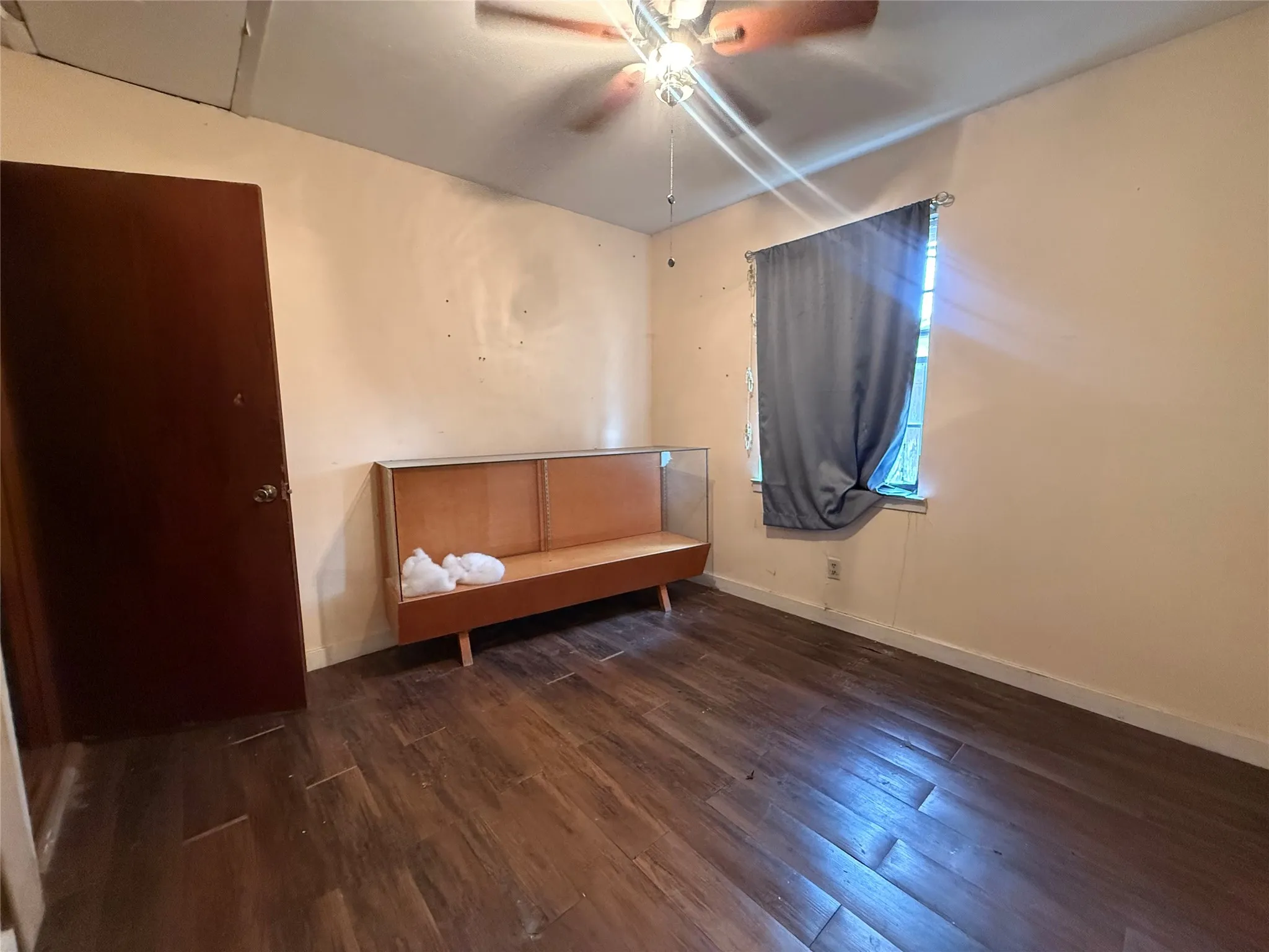 Single Family Residence For Sale in Henderson County , 201 Waikiki Trail, Tool, Texas 75143, 3 Bedroom, 2 Bathroom, 2 Garage spaces, 1,257 Sqft, built in 1990, mls#21377835, Real Estate Agent in Tool, Homes For Sale in Henderson county, Homes For Sale in Tool, Realtor in Tool Texas, Real Estate Brokerage Independent Realty Texas, Luminita Cordes Realtor