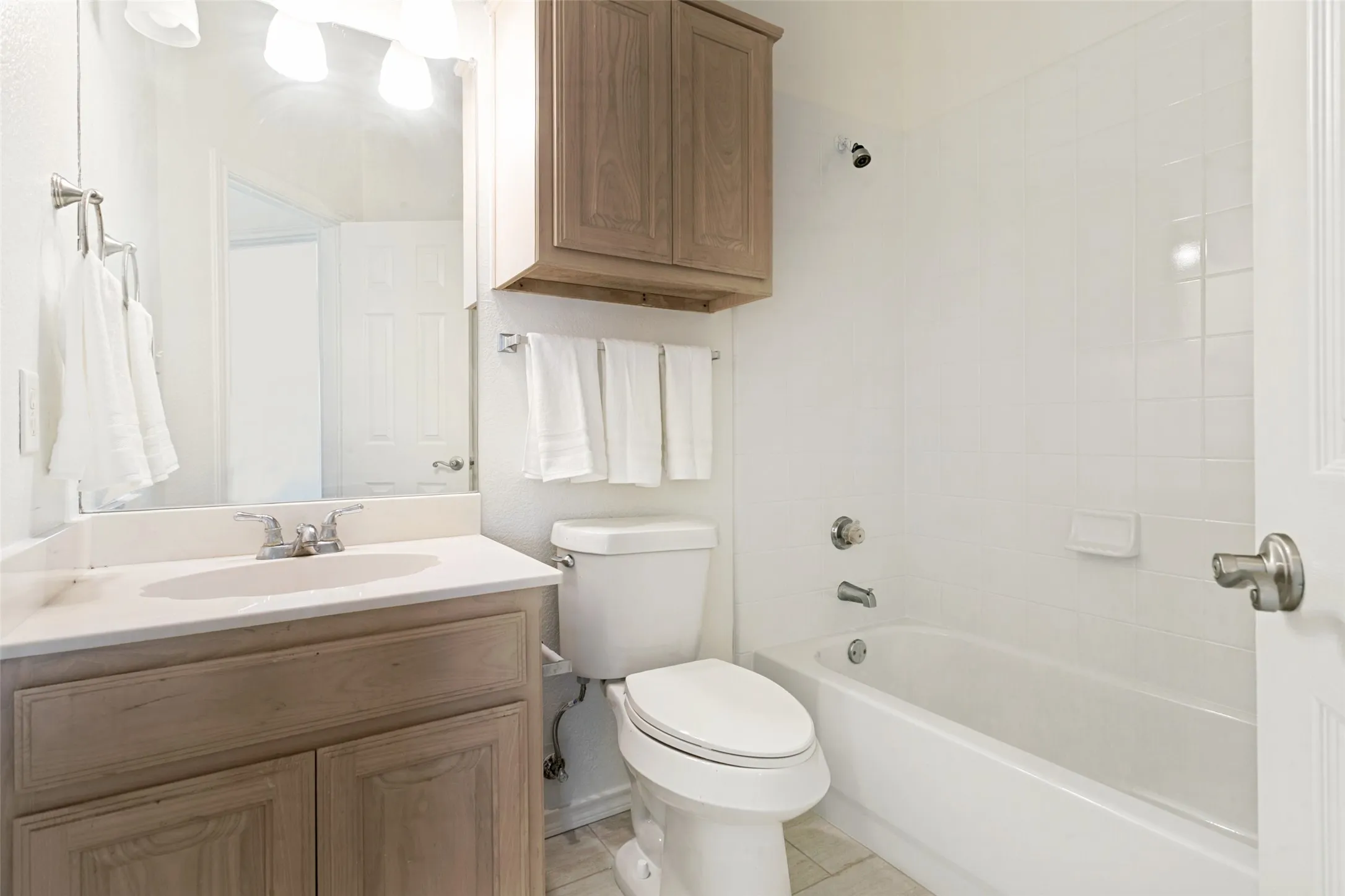 2nd full bath with new toilet & fresh paint.