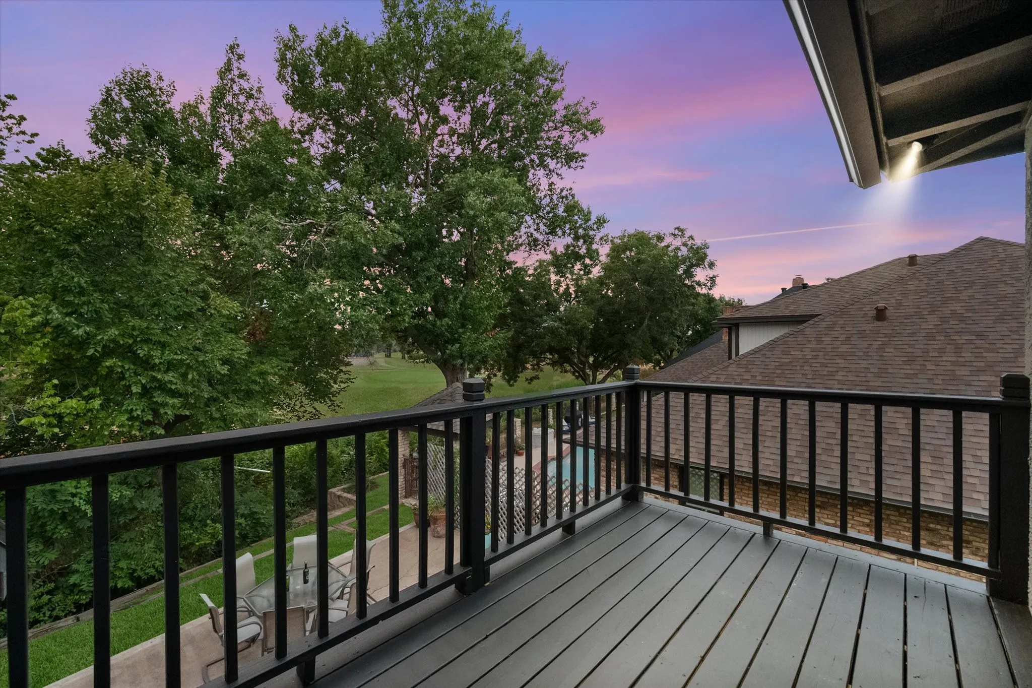 Single Family Residence For Sale in Tarrant County , 1422 Country Club Road, Arlington, Texas 76013, 3 Bedroom, 4 Bathroom, 2 Garage spaces, 3,256 Sqft, built in 1980, mls#21373163, Real Estate Agent in Arlington, Homes For Sale in Tarrant county, Homes For Sale in Arlington, Realtor in Arlington Texas, Real Estate Brokerage Independent Realty Texas, Luminita Cordes Realtor