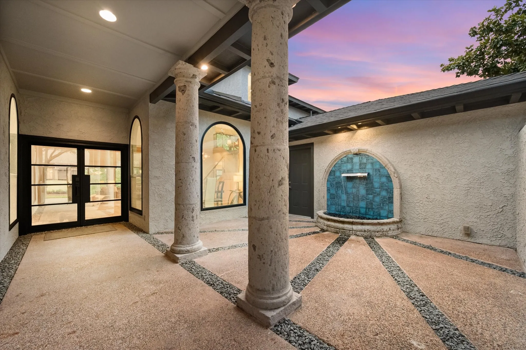 Single Family Residence For Sale in Tarrant County , 1422 Country Club Road, Arlington, Texas 76013, 3 Bedroom, 4 Bathroom, 2 Garage spaces, 3,256 Sqft, built in 1980, mls#21373163, Real Estate Agent in Arlington, Homes For Sale in Tarrant county, Homes For Sale in Arlington, Realtor in Arlington Texas, Real Estate Brokerage Independent Realty Texas, Luminita Cordes Realtor