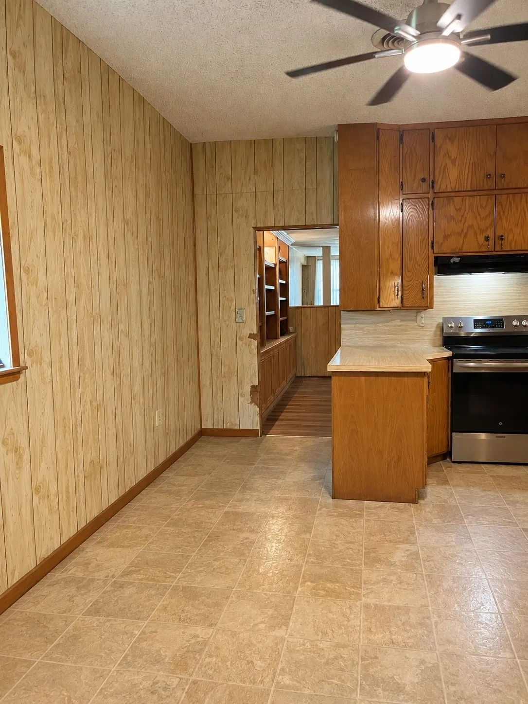 Single Family Residence For Sale in Parker County , 8475 Peden Road, Reno, Texas 76020, 3 Bedroom, 2 Bathroom, Garage spaces, 2,800 Sqft, built in 1920, mls#21376738, Real Estate Agent in Reno, Homes For Sale in Parker county, Homes For Sale in Reno, Realtor in Reno Texas, Real Estate Brokerage Independent Realty Texas, Luminita Cordes Realtor