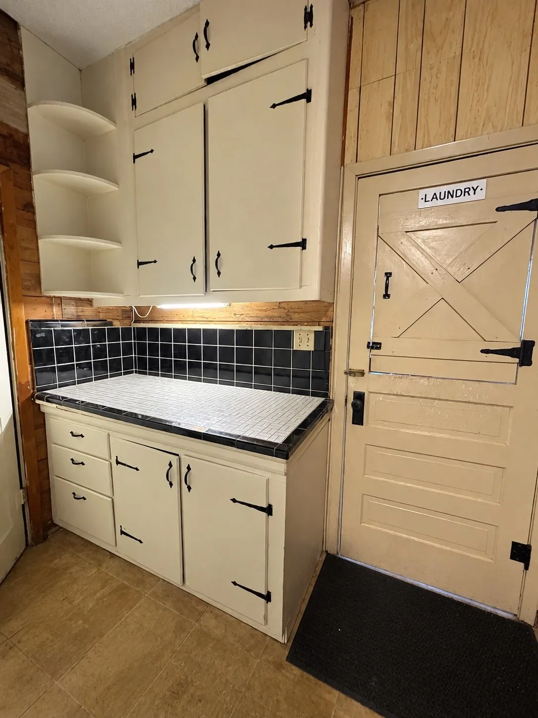 Single Family Residence For Sale in Parker County , 8475 Peden Road, Reno, Texas 76020, 3 Bedroom, 2 Bathroom, Garage spaces, 2,800 Sqft, built in 1920, mls#21376738, Real Estate Agent in Reno, Homes For Sale in Parker county, Homes For Sale in Reno, Realtor in Reno Texas, Real Estate Brokerage Independent Realty Texas, Luminita Cordes Realtor