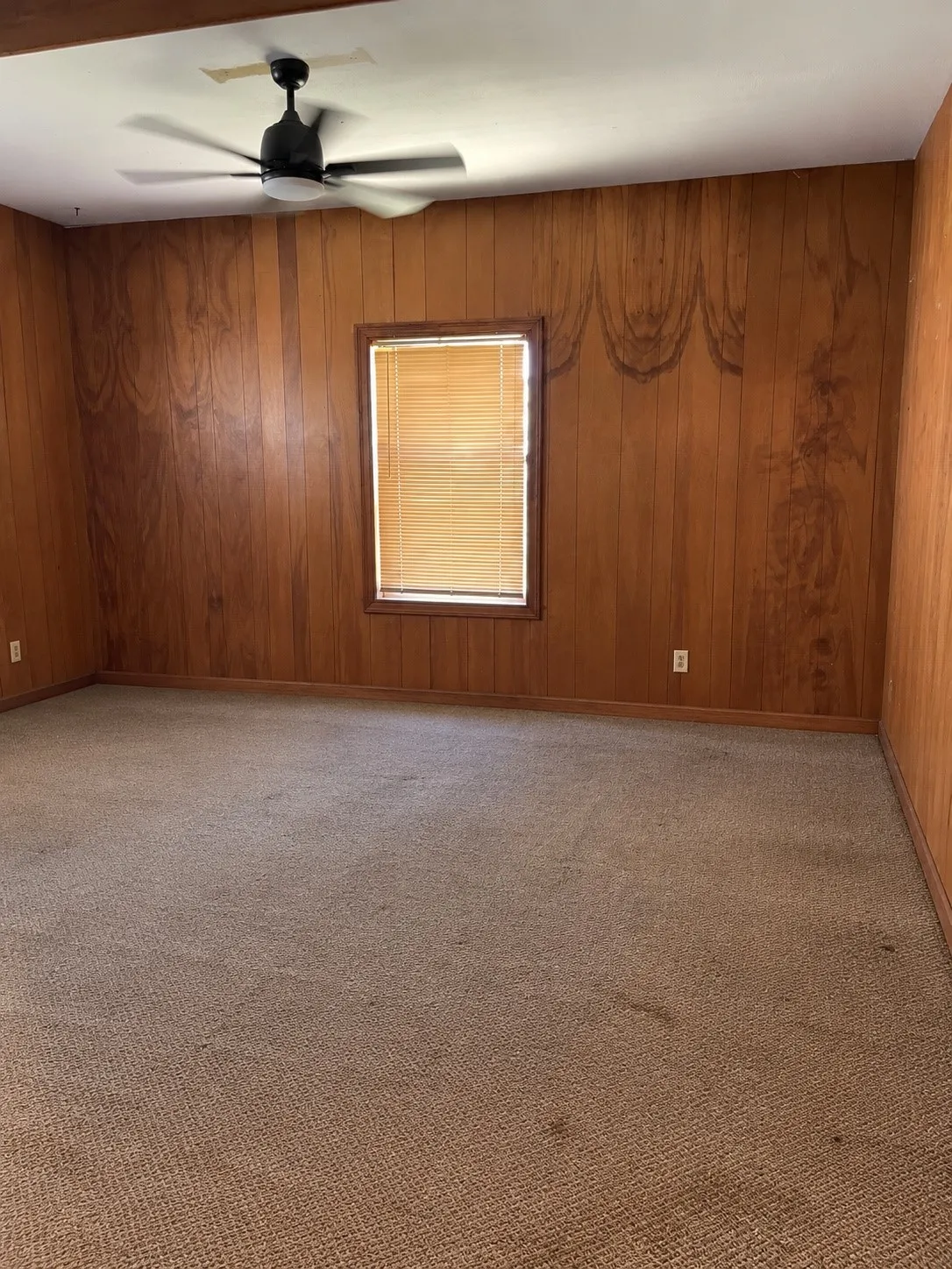 Single Family Residence For Sale in Parker County , 8475 Peden Road, Reno, Texas 76020, 3 Bedroom, 2 Bathroom, Garage spaces, 2,800 Sqft, built in 1920, mls#21376738, Real Estate Agent in Reno, Homes For Sale in Parker county, Homes For Sale in Reno, Realtor in Reno Texas, Real Estate Brokerage Independent Realty Texas, Luminita Cordes Realtor