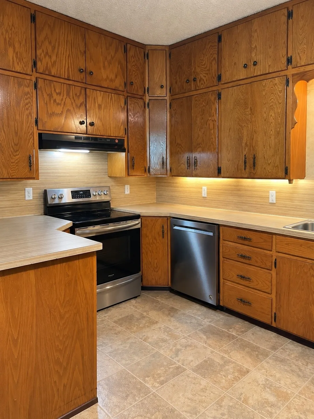 Single Family Residence For Sale in Parker County , 8475 Peden Road, Reno, Texas 76020, 3 Bedroom, 2 Bathroom, Garage spaces, 2,800 Sqft, built in 1920, mls#21376738, Real Estate Agent in Reno, Homes For Sale in Parker county, Homes For Sale in Reno, Realtor in Reno Texas, Real Estate Brokerage Independent Realty Texas, Luminita Cordes Realtor