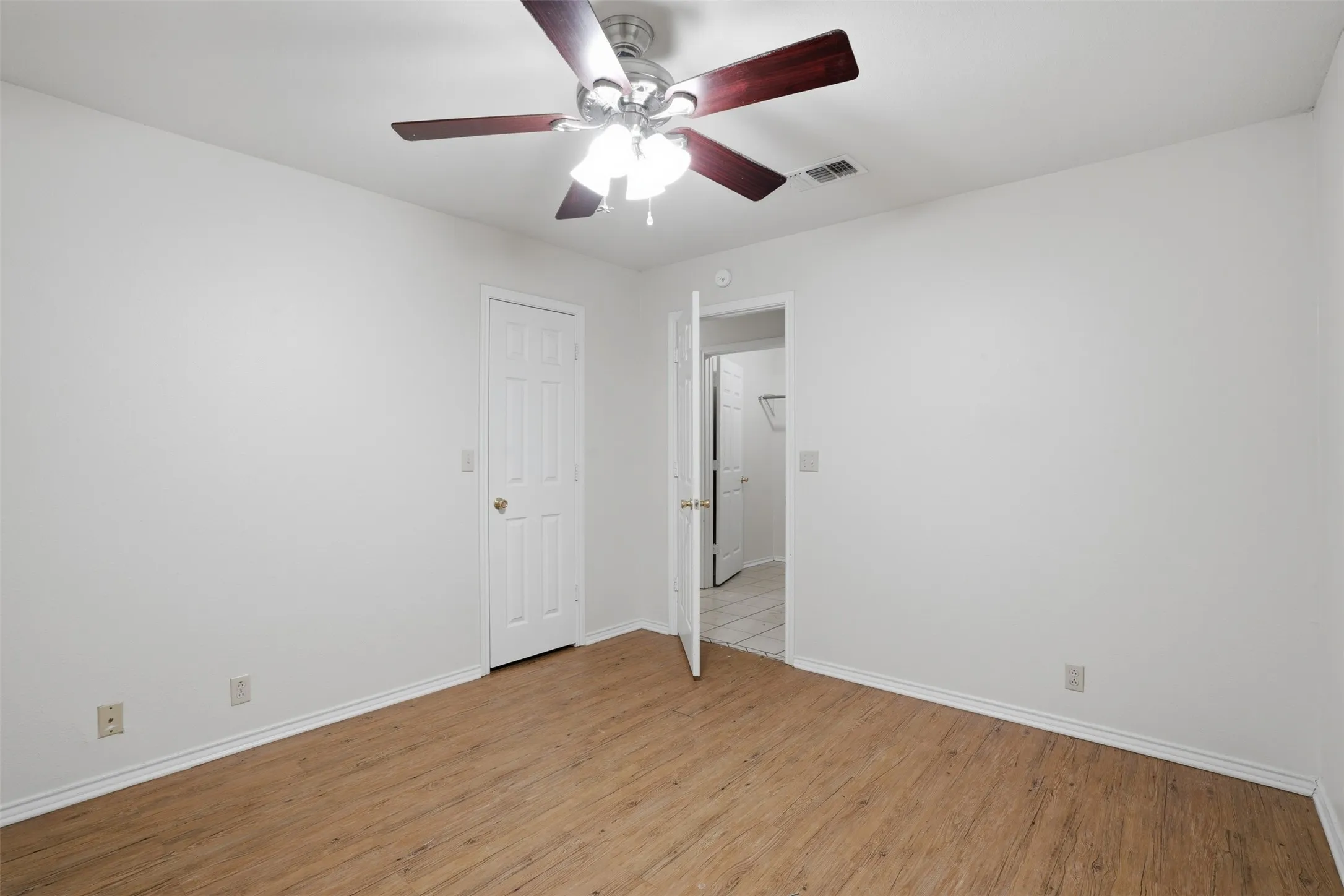 Duplex For Rent in Grayson County , 106 Shaw Street 106, Tom Bean, Texas 75491, 2 Bedroom, 1 Bathroom, Garage spaces, 938 Sqft, built in 1996, mls#21377870, Real Estate Agent in Tom Bean, Homes For Rent in Grayson county, Homes For Rent in Tom Bean, Realtor in Tom Bean Texas, Real Estate Brokerage Independent Realty Texas, Luminita Cordes Realtor