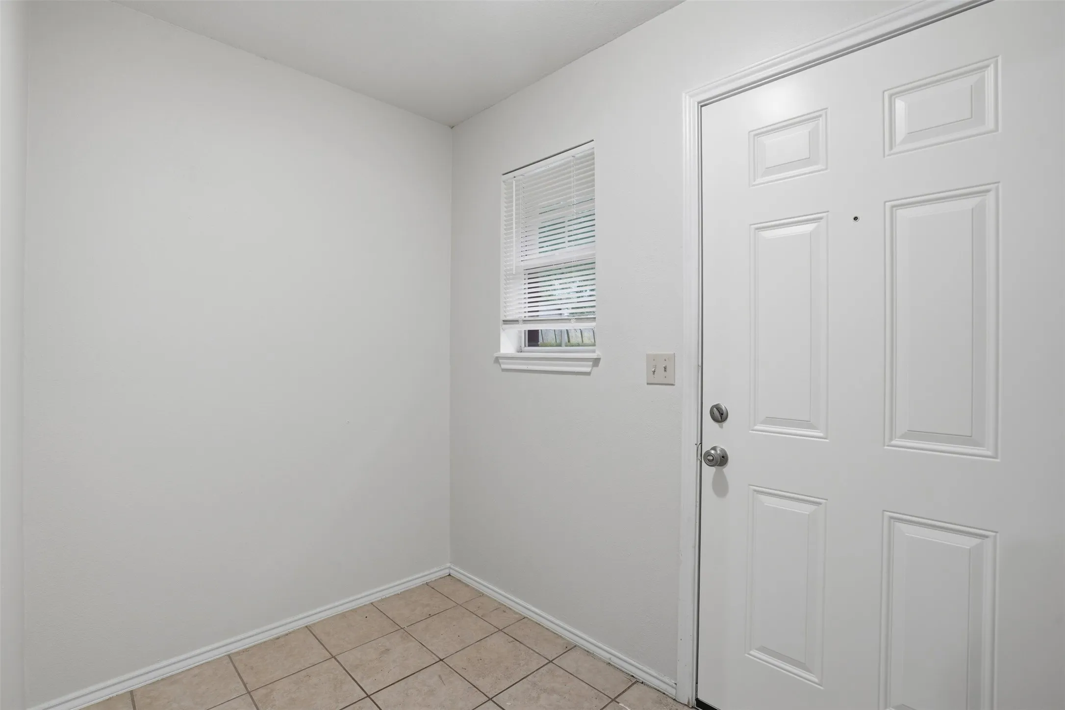 Duplex For Rent in Grayson County , 106 Shaw Street 106, Tom Bean, Texas 75491, 2 Bedroom, 1 Bathroom, Garage spaces, 938 Sqft, built in 1996, mls#21377870, Real Estate Agent in Tom Bean, Homes For Rent in Grayson county, Homes For Rent in Tom Bean, Realtor in Tom Bean Texas, Real Estate Brokerage Independent Realty Texas, Luminita Cordes Realtor