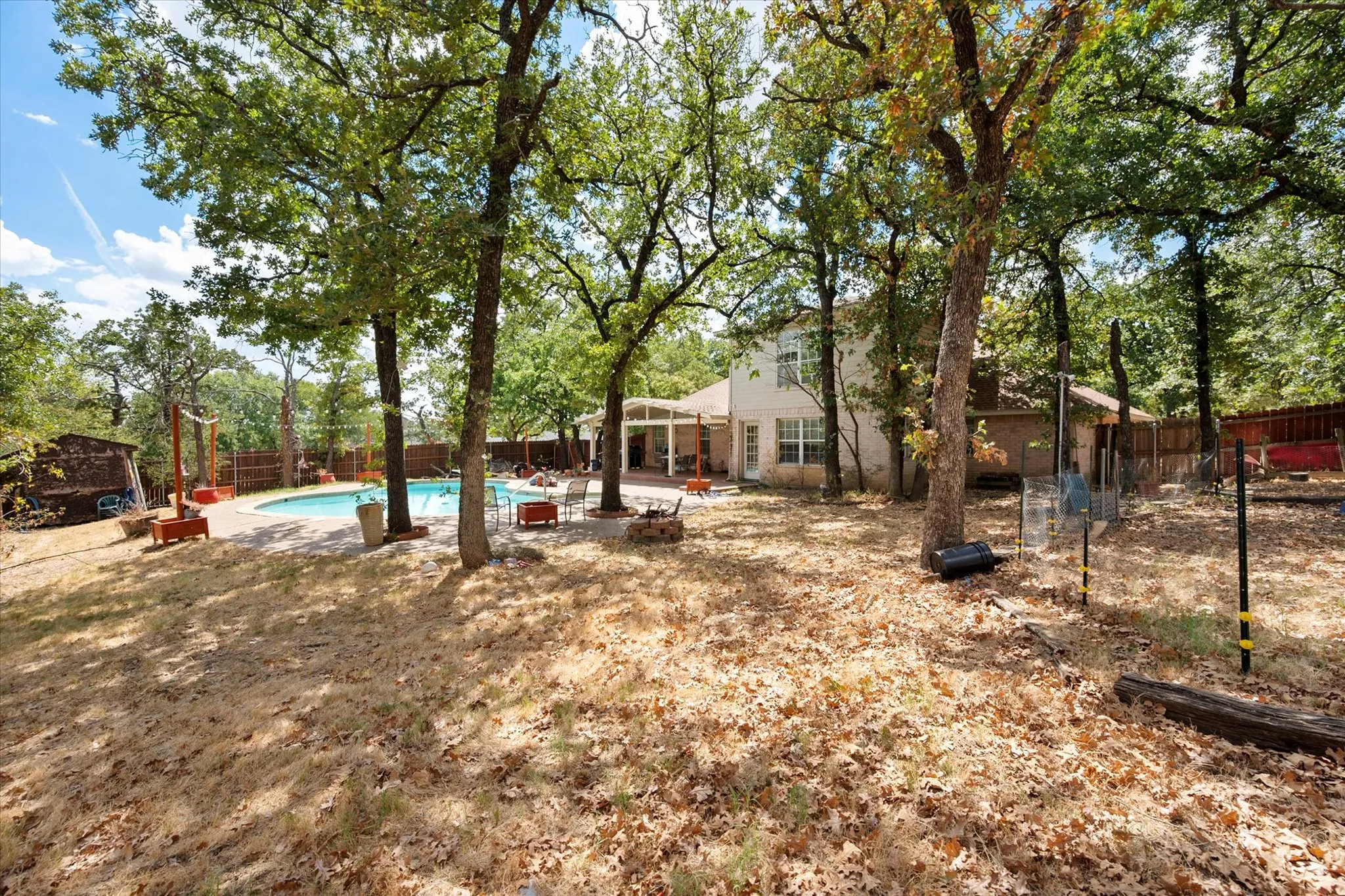 Single Family Residence For Sale in Johnson County , 512 Shady Oaks Trail, Burleson, Texas 76028, 4 Bedroom, 3 Bathroom, 2 Garage spaces, 2,535 Sqft, built in 1995, mls#21374211, Real Estate Agent in Burleson, Homes For Sale in Johnson county, Homes For Sale in Burleson, Realtor in Burleson Texas, Real Estate Brokerage Independent Realty Texas, Luminita Cordes Realtor