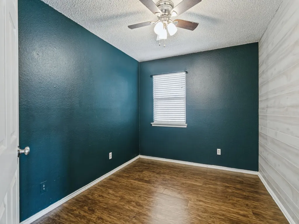 Single Family Residence For Sale in Denton County , 953 Ramblewood, Lewisville, Texas 75067, 3 Bedroom, 2 Bathroom, 2 Garage spaces, 1,126 Sqft, built in 1985, mls#21373906, Real Estate Agent in Lewisville, Homes For Sale in Denton county, Homes For Sale in Lewisville, Realtor in Lewisville Texas, Real Estate Brokerage Independent Realty Texas, Luminita Cordes Realtor