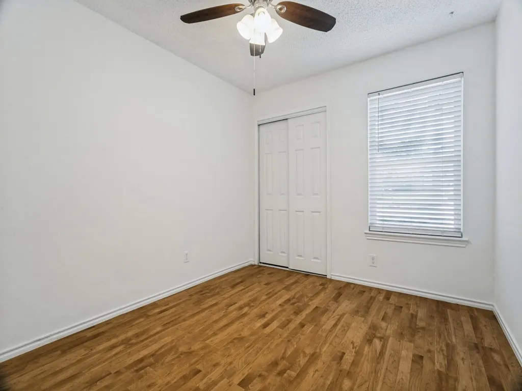 Single Family Residence For Sale in Denton County , 953 Ramblewood, Lewisville, Texas 75067, 3 Bedroom, 2 Bathroom, 2 Garage spaces, 1,126 Sqft, built in 1985, mls#21373906, Real Estate Agent in Lewisville, Homes For Sale in Denton county, Homes For Sale in Lewisville, Realtor in Lewisville Texas, Real Estate Brokerage Independent Realty Texas, Luminita Cordes Realtor