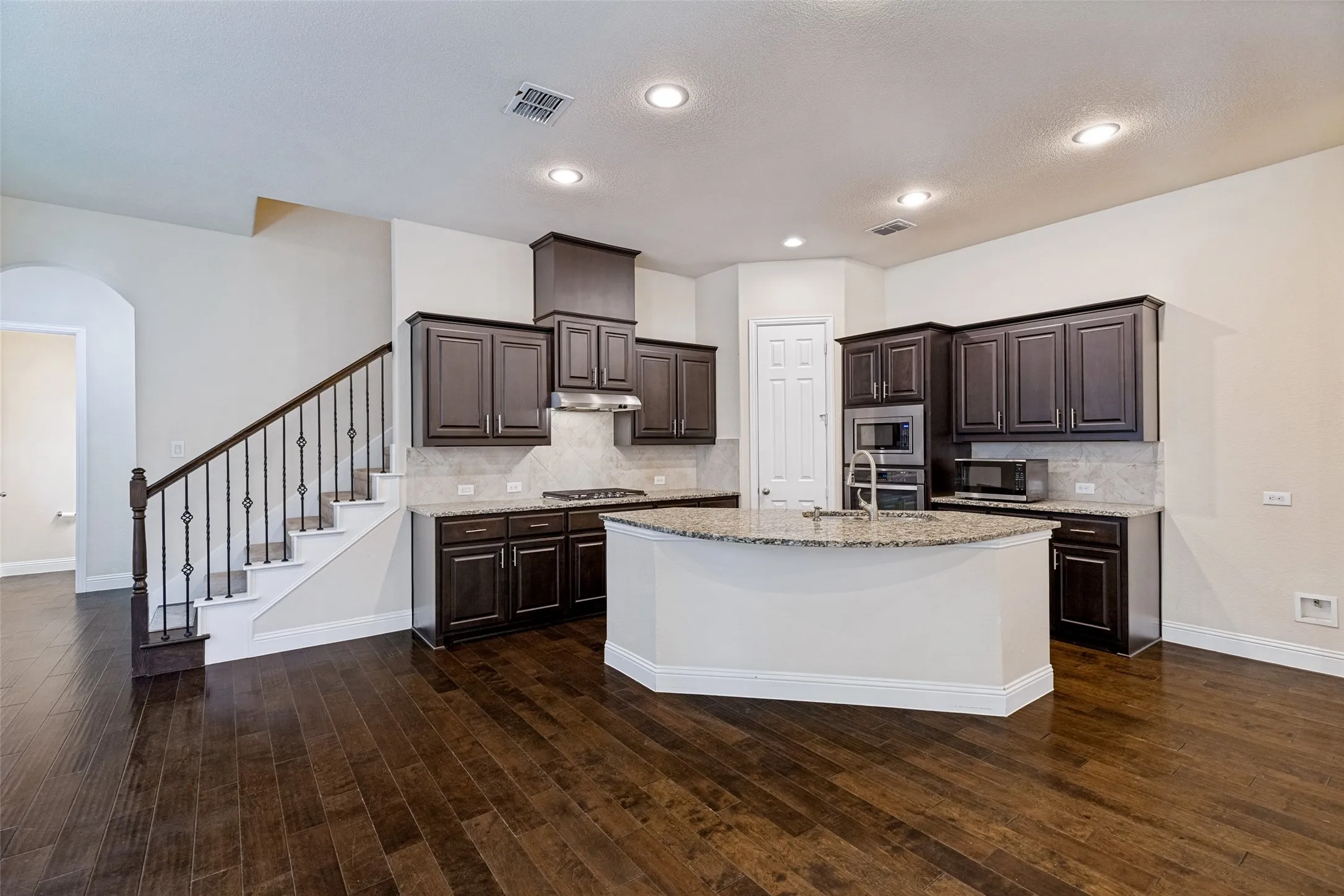 Single Family Residence For Rent in Collin County , 3712 Cobblecreek Drive, Mc Kinney, Texas 75070, 4 Bedroom, 4 Bathroom, 2 Garage spaces, 2,649 Sqft, built in 2016, mls#21377002, Real Estate Agent in Mc Kinney, Homes For Rent in Collin county, Homes For Rent in Mc Kinney, Realtor in Mc Kinney Texas, Real Estate Brokerage Independent Realty Texas, Luminita Cordes Realtor