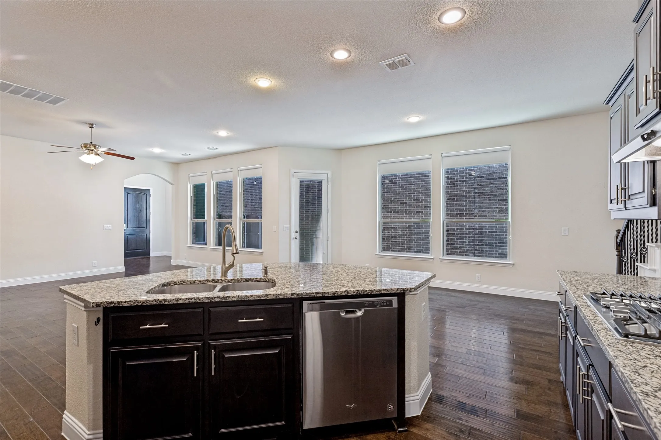 Single Family Residence For Rent in Collin County , 3712 Cobblecreek Drive, Mc Kinney, Texas 75070, 4 Bedroom, 4 Bathroom, 2 Garage spaces, 2,649 Sqft, built in 2016, mls#21377002, Real Estate Agent in Mc Kinney, Homes For Rent in Collin county, Homes For Rent in Mc Kinney, Realtor in Mc Kinney Texas, Real Estate Brokerage Independent Realty Texas, Luminita Cordes Realtor