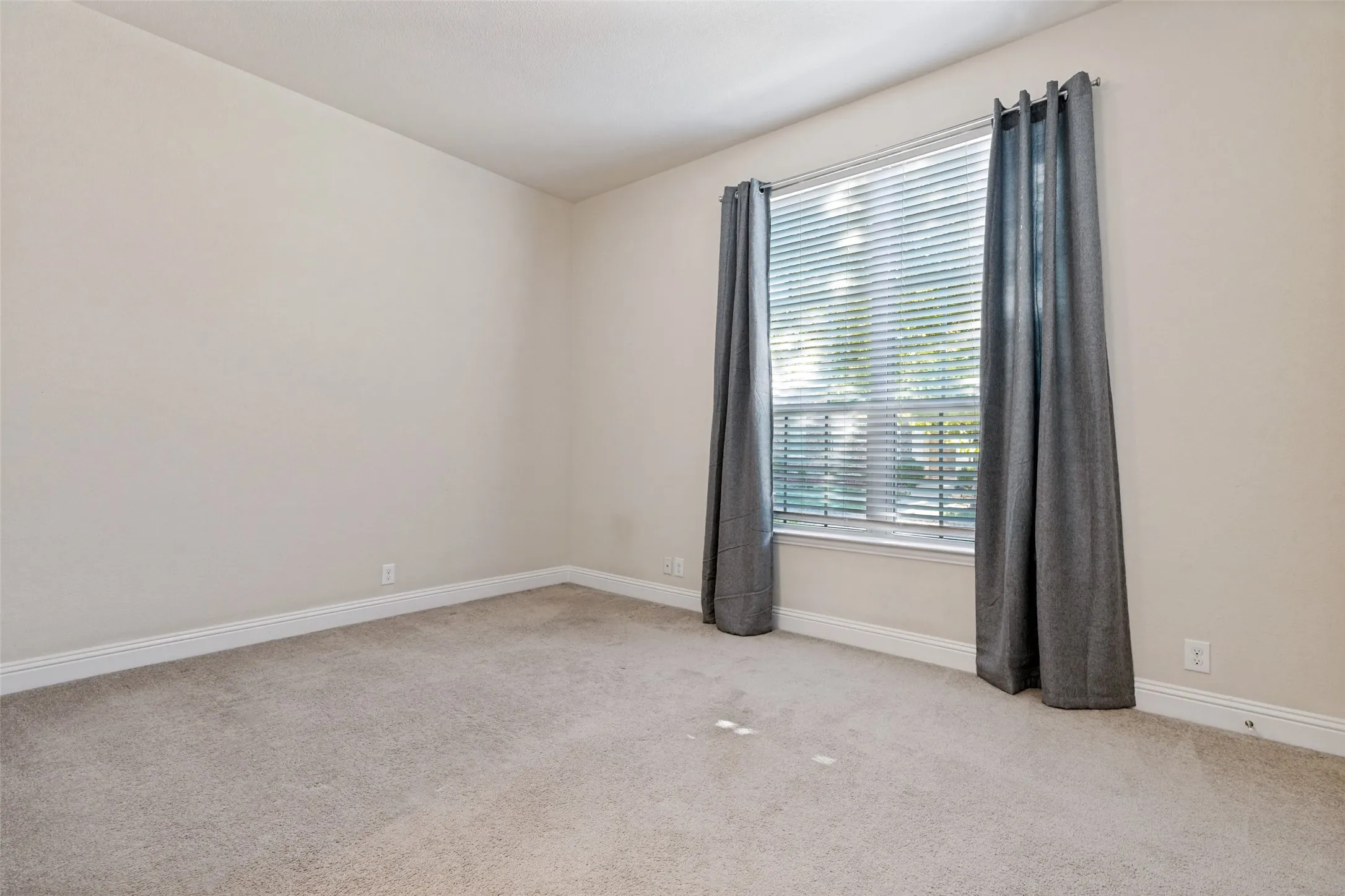 Single Family Residence For Rent in Collin County , 3712 Cobblecreek Drive, Mc Kinney, Texas 75070, 4 Bedroom, 4 Bathroom, 2 Garage spaces, 2,649 Sqft, built in 2016, mls#21377002, Real Estate Agent in Mc Kinney, Homes For Rent in Collin county, Homes For Rent in Mc Kinney, Realtor in Mc Kinney Texas, Real Estate Brokerage Independent Realty Texas, Luminita Cordes Realtor
