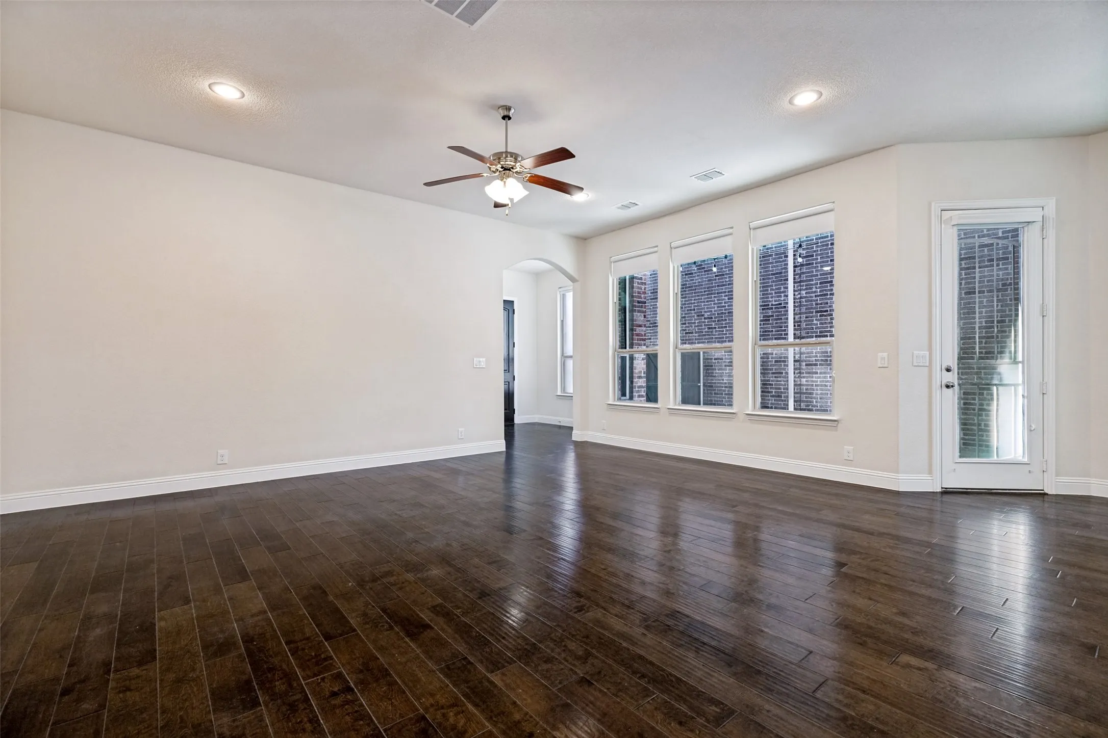 Single Family Residence For Rent in Collin County , 3712 Cobblecreek Drive, Mc Kinney, Texas 75070, 4 Bedroom, 4 Bathroom, 2 Garage spaces, 2,649 Sqft, built in 2016, mls#21377002, Real Estate Agent in Mc Kinney, Homes For Rent in Collin county, Homes For Rent in Mc Kinney, Realtor in Mc Kinney Texas, Real Estate Brokerage Independent Realty Texas, Luminita Cordes Realtor