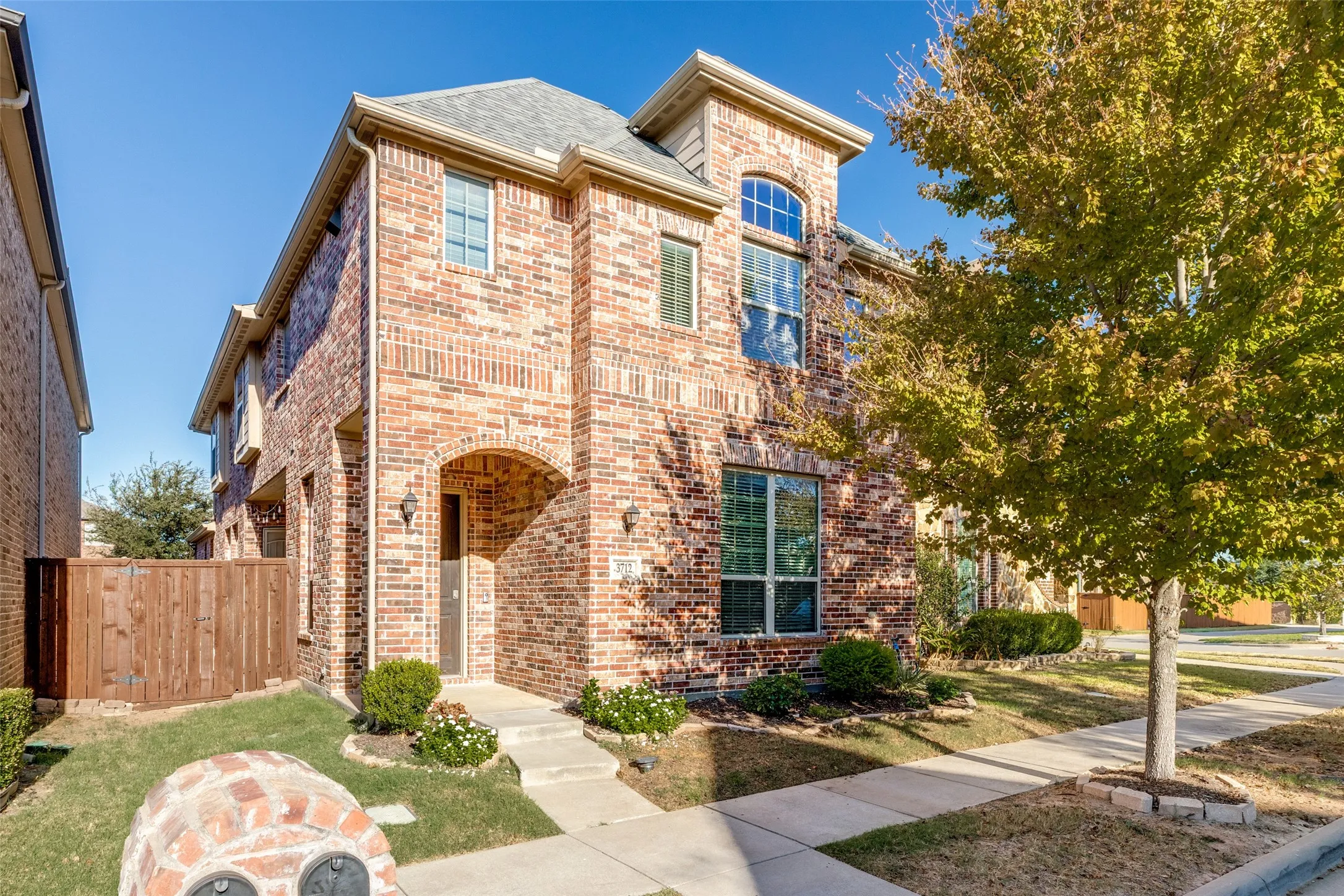 Single Family Residence For Rent in Collin County , 3712 Cobblecreek Drive, Mc Kinney, Texas 75070, 4 Bedroom, 4 Bathroom, 2 Garage spaces, 2,649 Sqft, built in 2016, mls#21377002, Real Estate Agent in Mc Kinney, Homes For Rent in Collin county, Homes For Rent in Mc Kinney, Realtor in Mc Kinney Texas, Real Estate Brokerage Independent Realty Texas, Luminita Cordes Realtor