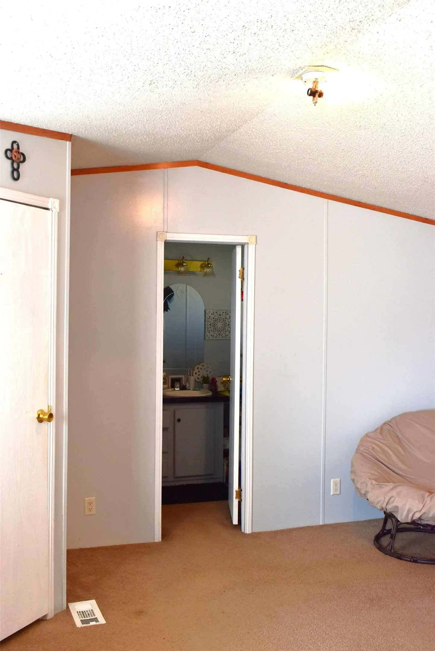 Manufactured Home For Sale in Hopkins County , 195 County Road 2468, Winnsboro, Texas 75494, 3 Bedroom, 2 Bathroom, Garage spaces, 840 Sqft, built in 2000, mls#21377579, Real Estate Agent in Winnsboro, Homes For Sale in Hopkins county, Homes For Sale in Winnsboro, Realtor in Winnsboro Texas, Real Estate Brokerage Independent Realty Texas, Luminita Cordes Realtor
