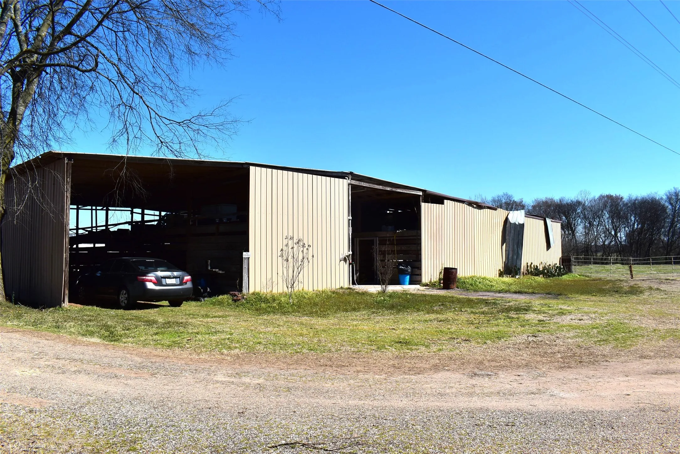 Manufactured Home For Sale in Hopkins County , 195 County Road 2468, Winnsboro, Texas 75494, 3 Bedroom, 2 Bathroom, Garage spaces, 840 Sqft, built in 2000, mls#21377579, Real Estate Agent in Winnsboro, Homes For Sale in Hopkins county, Homes For Sale in Winnsboro, Realtor in Winnsboro Texas, Real Estate Brokerage Independent Realty Texas, Luminita Cordes Realtor