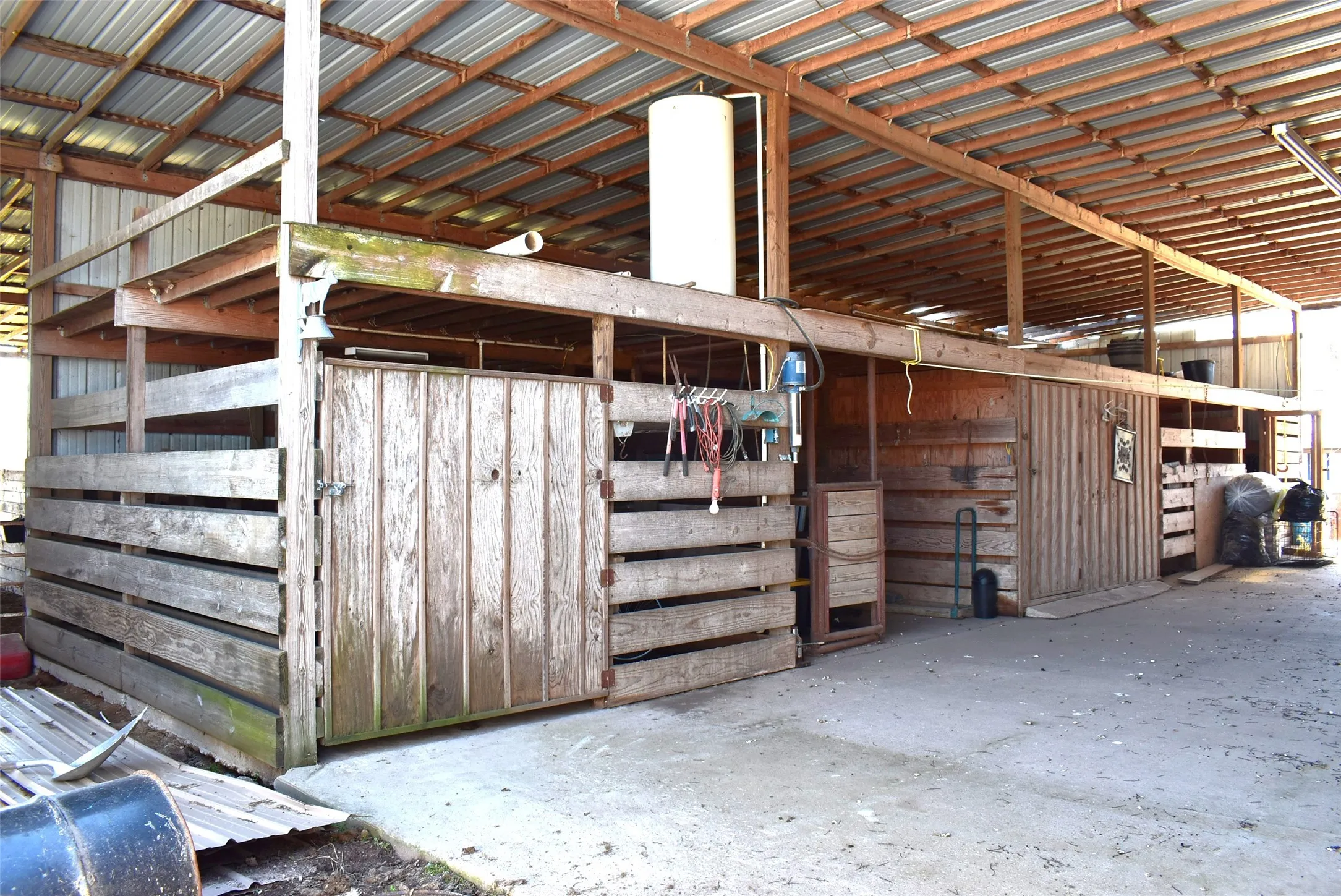 Manufactured Home For Sale in Hopkins County , 195 County Road 2468, Winnsboro, Texas 75494, 3 Bedroom, 2 Bathroom, Garage spaces, 840 Sqft, built in 2000, mls#21377579, Real Estate Agent in Winnsboro, Homes For Sale in Hopkins county, Homes For Sale in Winnsboro, Realtor in Winnsboro Texas, Real Estate Brokerage Independent Realty Texas, Luminita Cordes Realtor
