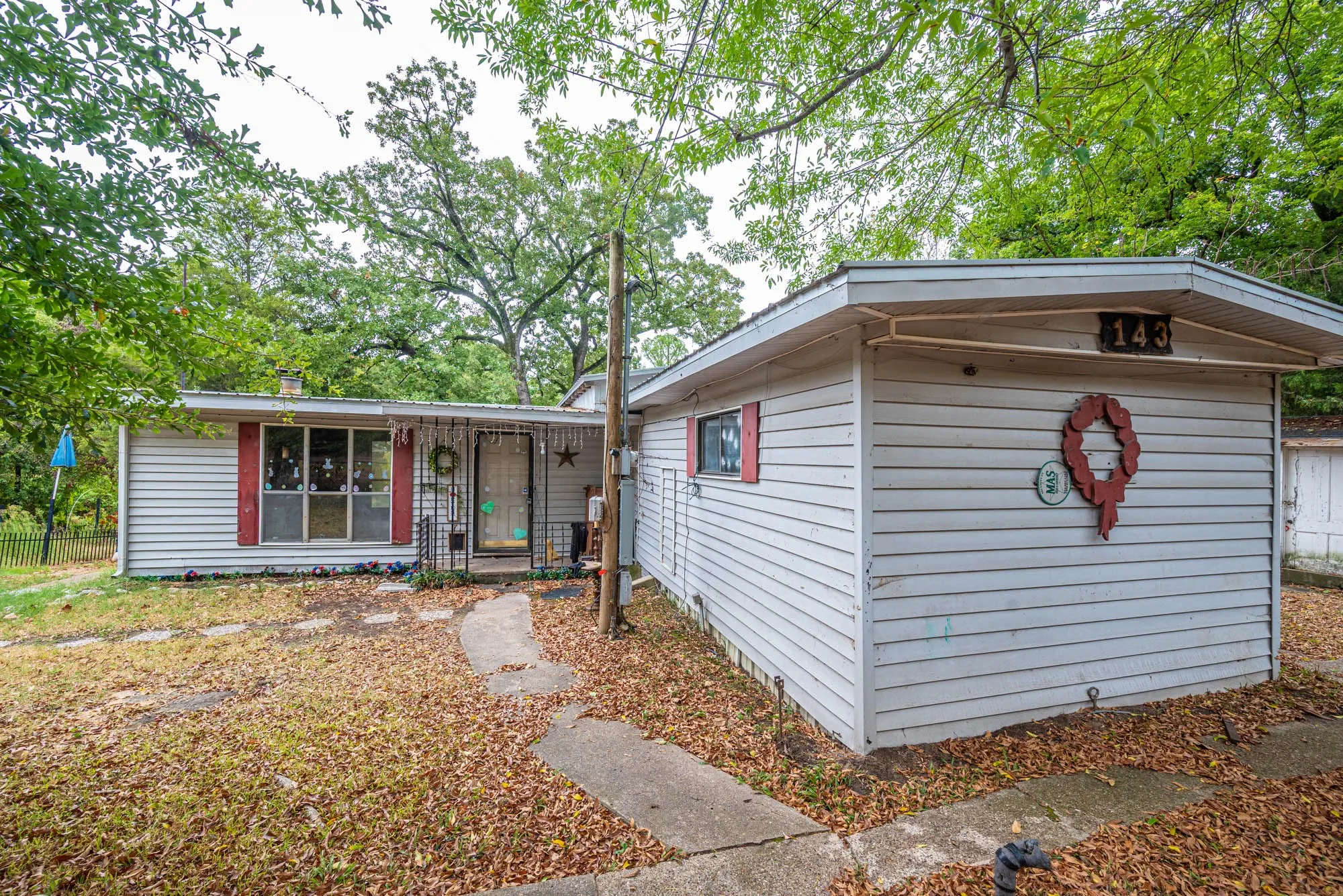 Single Family Residence For Sale in Henderson County , 143 Vistaridge Drive, Mabank, Texas 75156, 3 Bedroom, 2 Bathroom, 2 Garage spaces, 1,104 Sqft, built in 0, mls#21376477, Real Estate Agent in Mabank, Homes For Sale in Henderson county, Homes For Sale in Mabank, Realtor in Mabank Texas, Real Estate Brokerage Independent Realty Texas, Luminita Cordes Realtor
