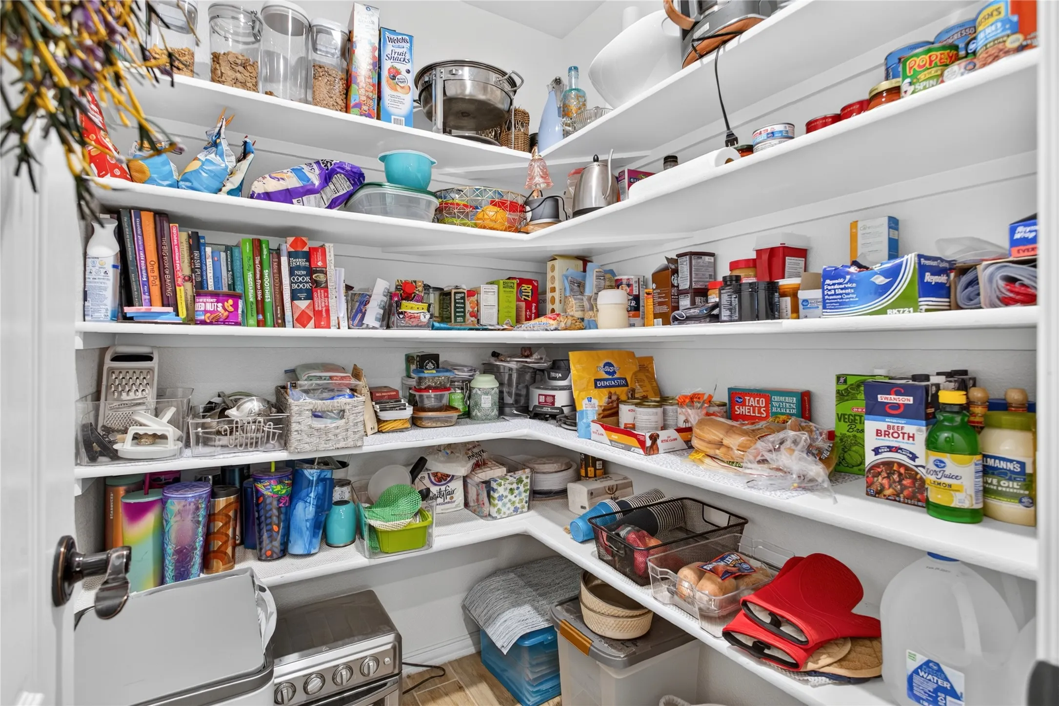 Single Family Residence For Sale in Denton County , 628 Lake Cove Drive, Little Elm, Texas 75068, 4 Bedroom, 2 Bathroom, 2 Garage spaces, 2,242 Sqft, built in 2019, mls#21377877, Real Estate Agent in Little Elm, Homes For Sale in Denton county, Homes For Sale in Little Elm, Realtor in Little Elm Texas, Real Estate Brokerage Independent Realty Texas, Luminita Cordes Realtor