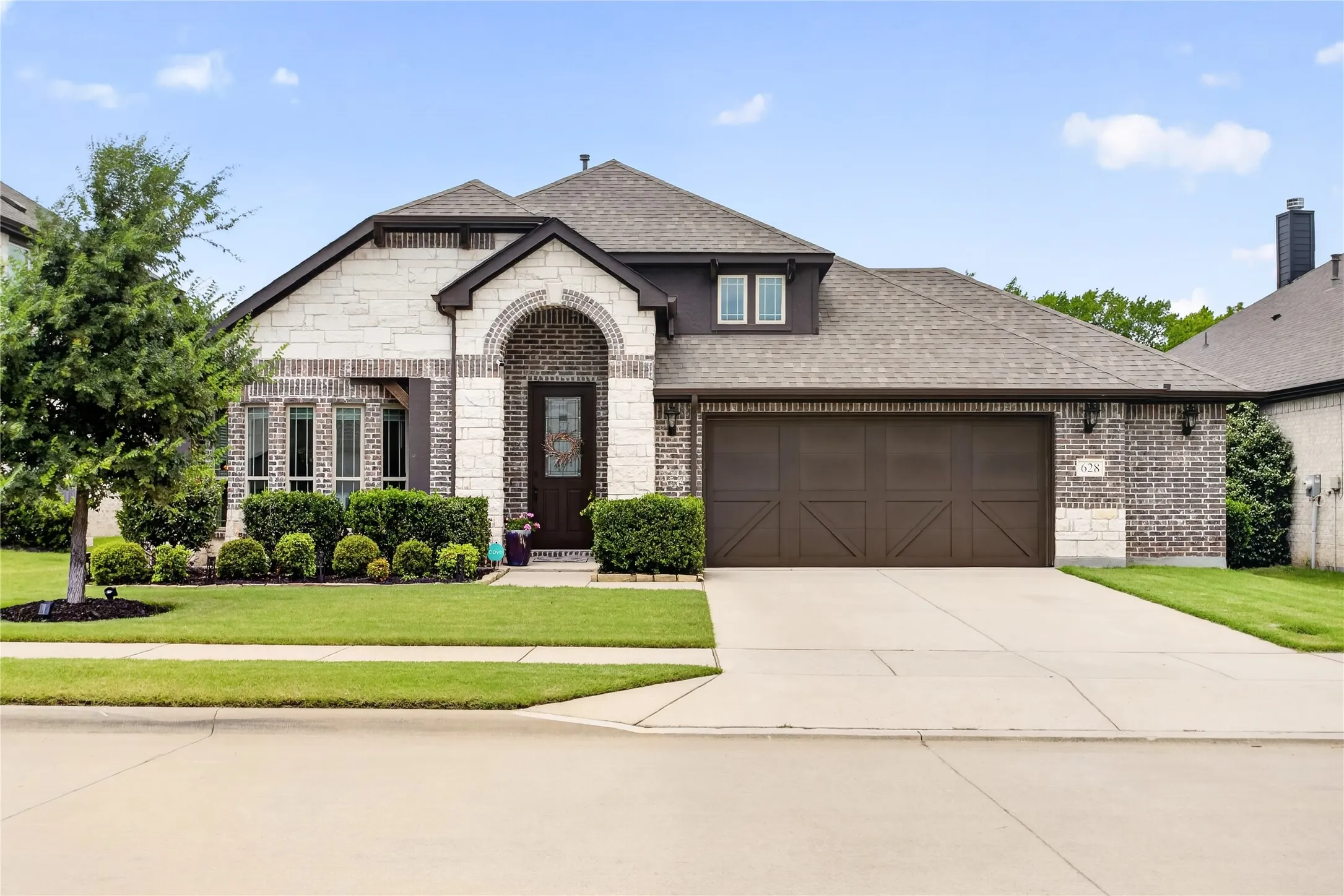 Single Family Residence For Sale in Denton County , 628 Lake Cove Drive, Little Elm, Texas 75068, 4 Bedroom, 2 Bathroom, 2 Garage spaces, 2,242 Sqft, built in 2019, mls#21377877, Real Estate Agent in Little Elm, Homes For Sale in Denton county, Homes For Sale in Little Elm, Realtor in Little Elm Texas, Real Estate Brokerage Independent Realty Texas, Luminita Cordes Realtor