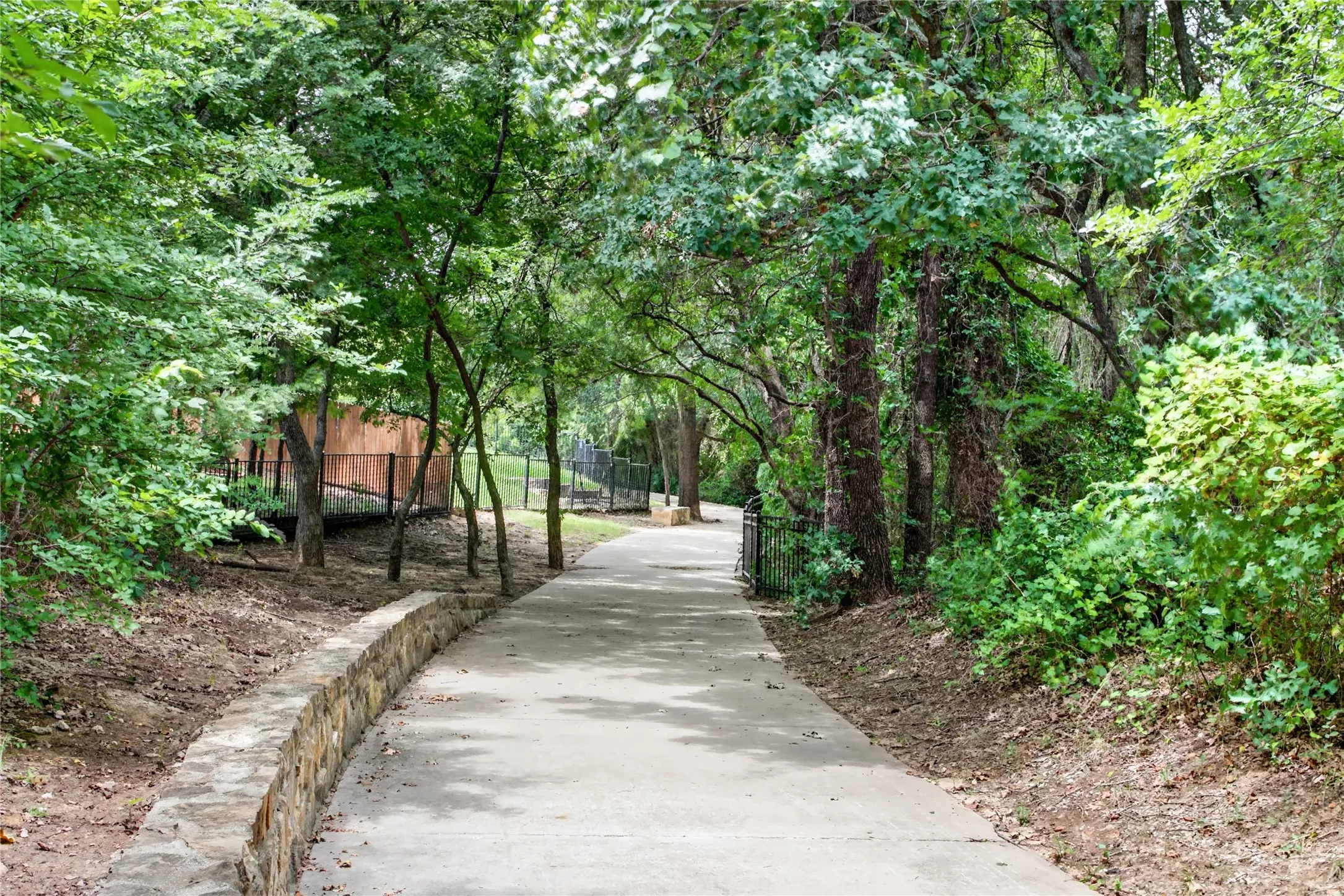 Single Family Residence For Sale in Denton County , 628 Lake Cove Drive, Little Elm, Texas 75068, 4 Bedroom, 2 Bathroom, 2 Garage spaces, 2,242 Sqft, built in 2019, mls#21377877, Real Estate Agent in Little Elm, Homes For Sale in Denton county, Homes For Sale in Little Elm, Realtor in Little Elm Texas, Real Estate Brokerage Independent Realty Texas, Luminita Cordes Realtor