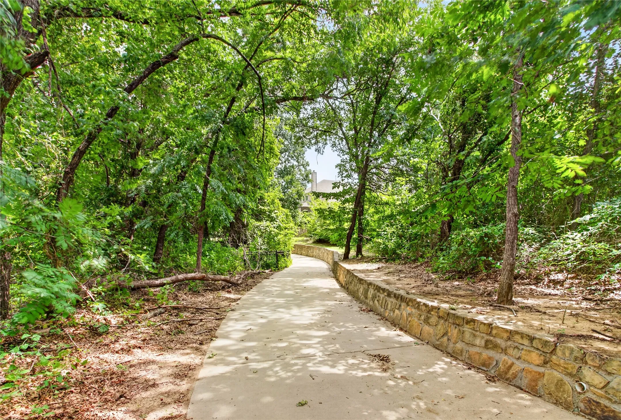 Single Family Residence For Sale in Denton County , 628 Lake Cove Drive, Little Elm, Texas 75068, 4 Bedroom, 2 Bathroom, 2 Garage spaces, 2,242 Sqft, built in 2019, mls#21377877, Real Estate Agent in Little Elm, Homes For Sale in Denton county, Homes For Sale in Little Elm, Realtor in Little Elm Texas, Real Estate Brokerage Independent Realty Texas, Luminita Cordes Realtor