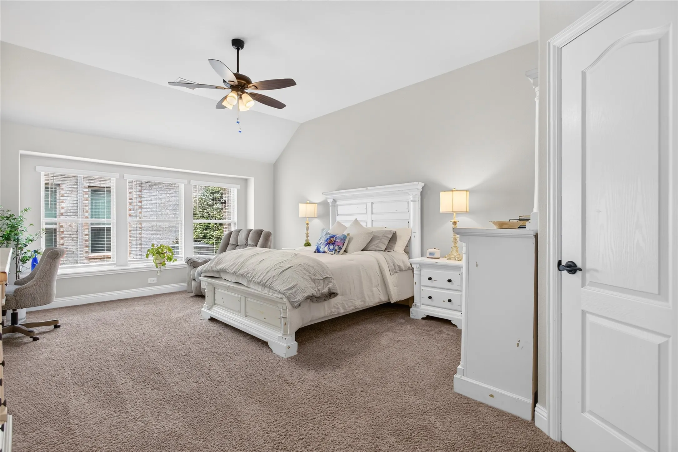 Single Family Residence For Sale in Denton County , 628 Lake Cove Drive, Little Elm, Texas 75068, 4 Bedroom, 2 Bathroom, 2 Garage spaces, 2,242 Sqft, built in 2019, mls#21377877, Real Estate Agent in Little Elm, Homes For Sale in Denton county, Homes For Sale in Little Elm, Realtor in Little Elm Texas, Real Estate Brokerage Independent Realty Texas, Luminita Cordes Realtor