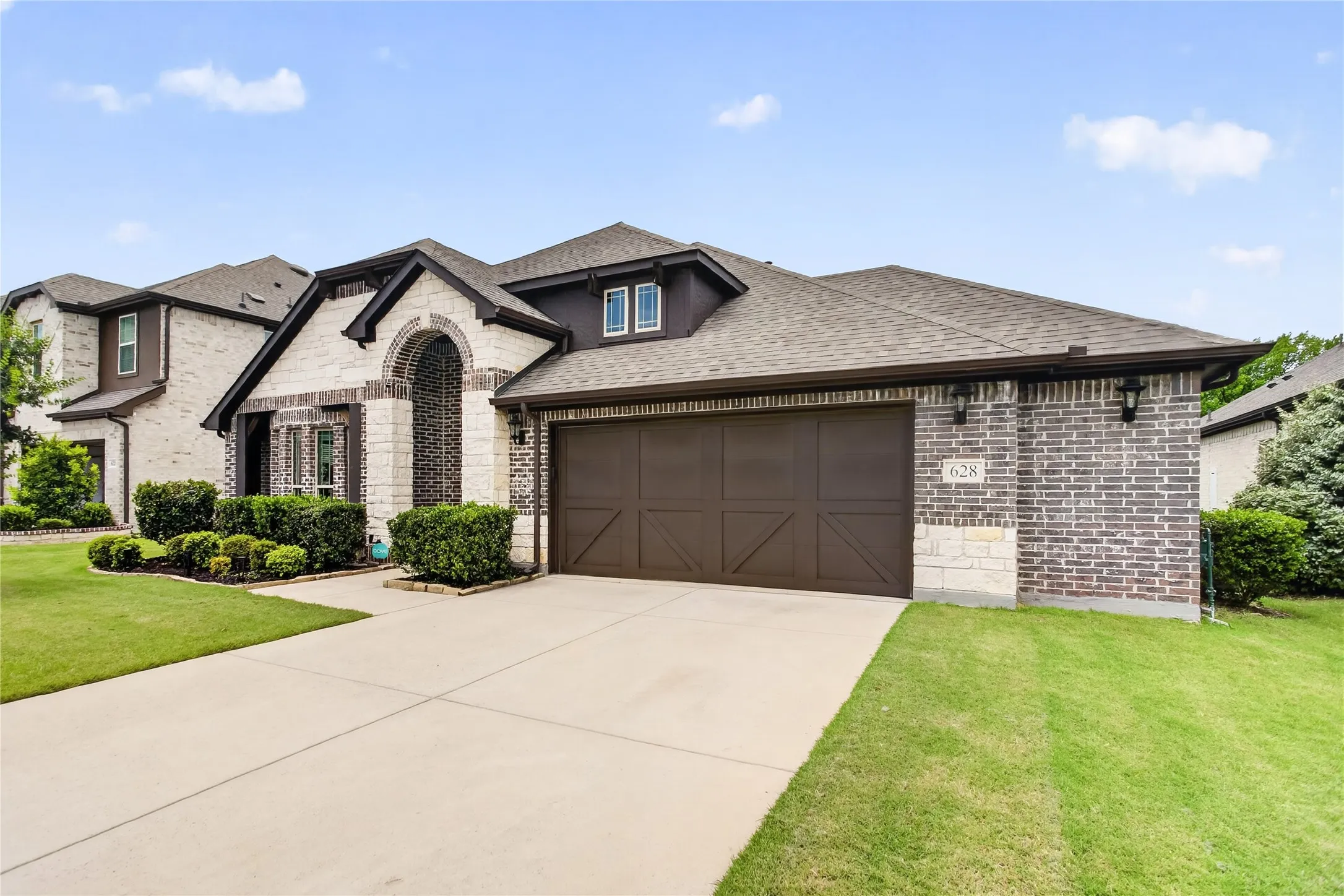 Single Family Residence For Sale in Denton County , 628 Lake Cove Drive, Little Elm, Texas 75068, 4 Bedroom, 2 Bathroom, 2 Garage spaces, 2,242 Sqft, built in 2019, mls#21377877, Real Estate Agent in Little Elm, Homes For Sale in Denton county, Homes For Sale in Little Elm, Realtor in Little Elm Texas, Real Estate Brokerage Independent Realty Texas, Luminita Cordes Realtor